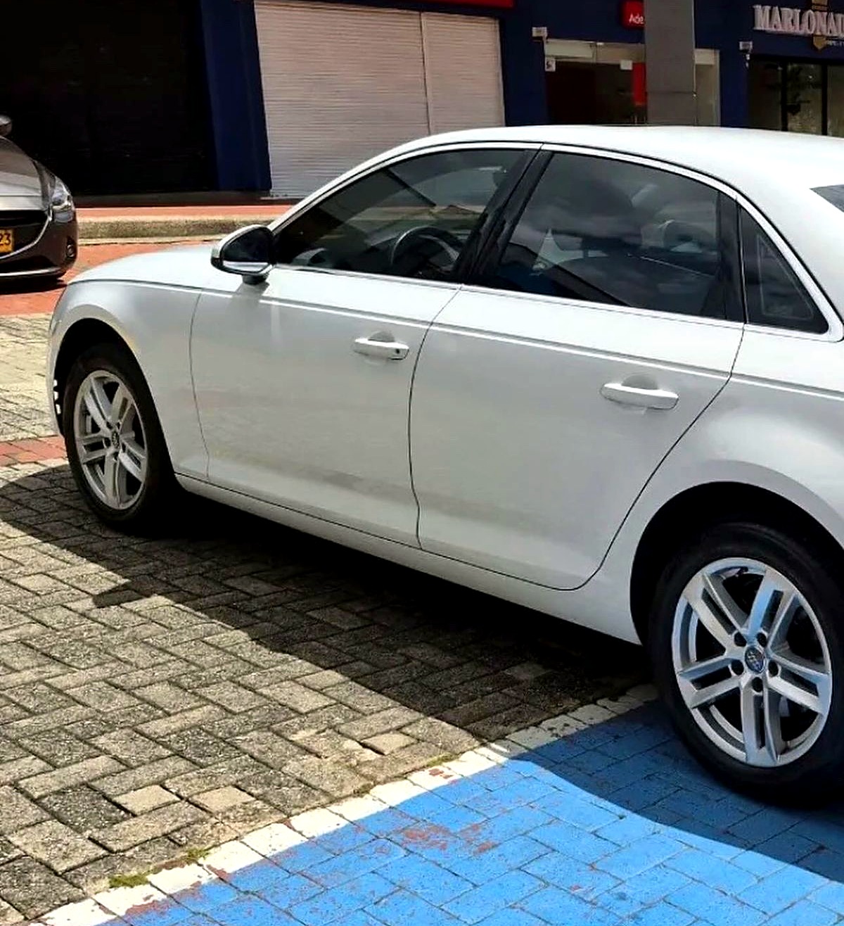 Audi A4 2.0 TFSI Ambition foto 4
