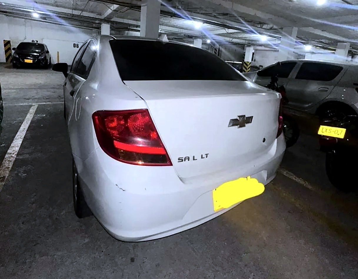 BMW 320i foto 2