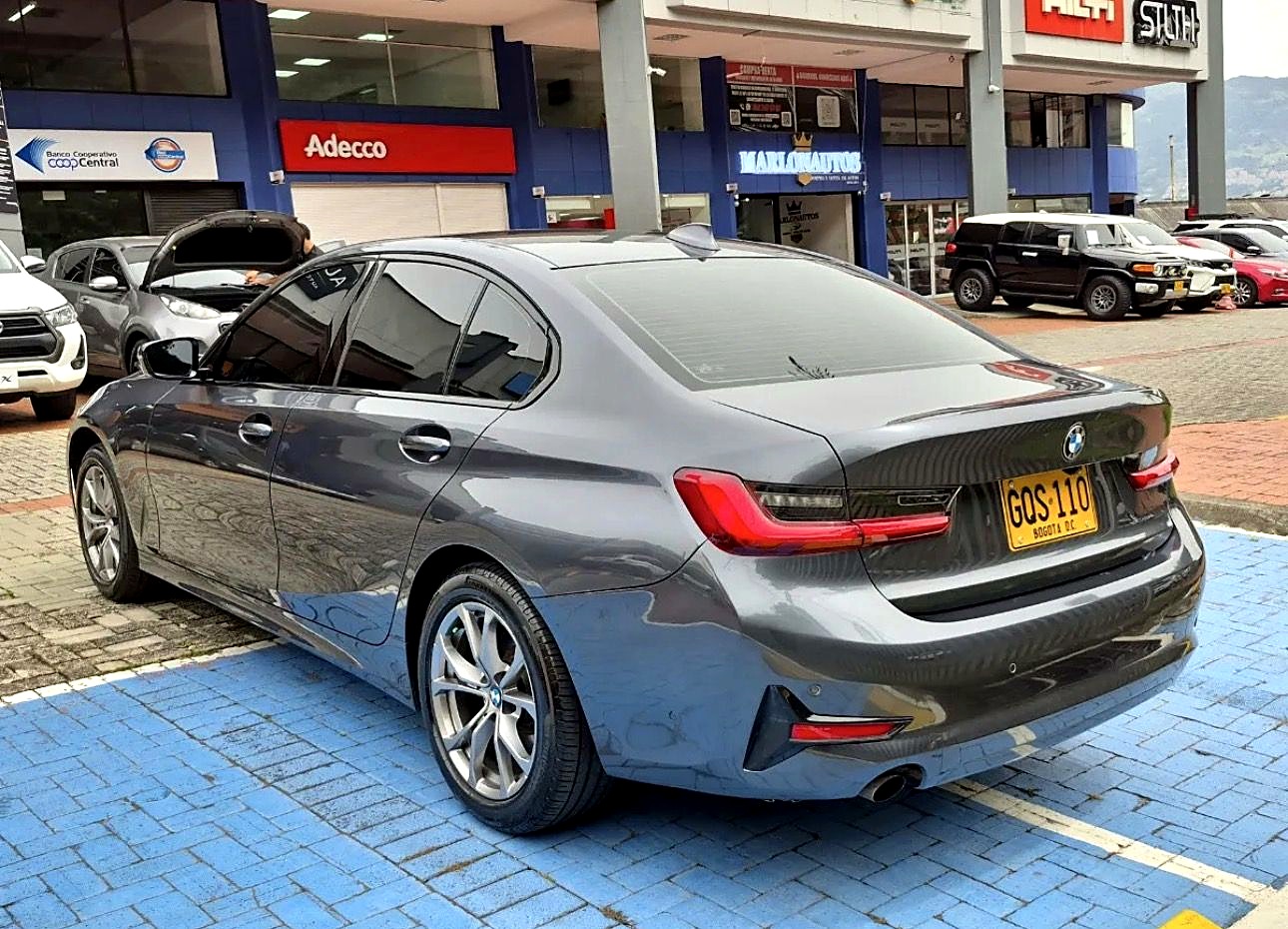 BMW 320i foto 5