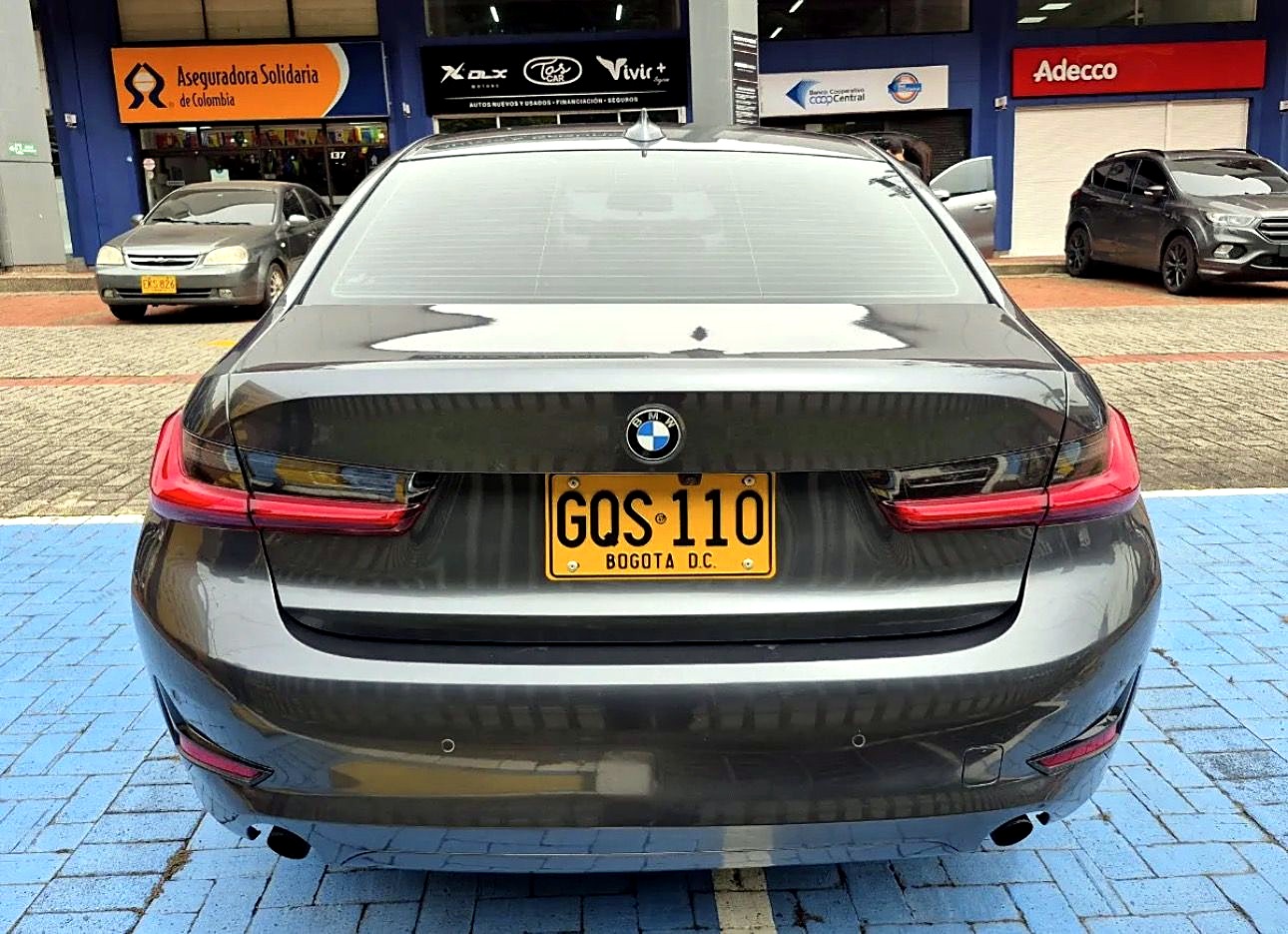 BMW 320i foto 7