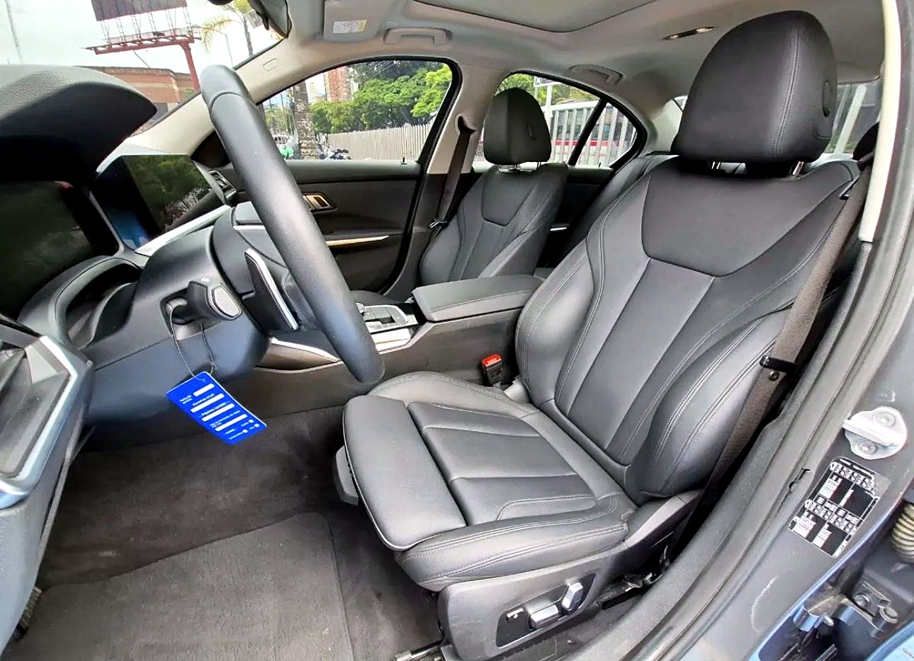 BMW 320i foto 8