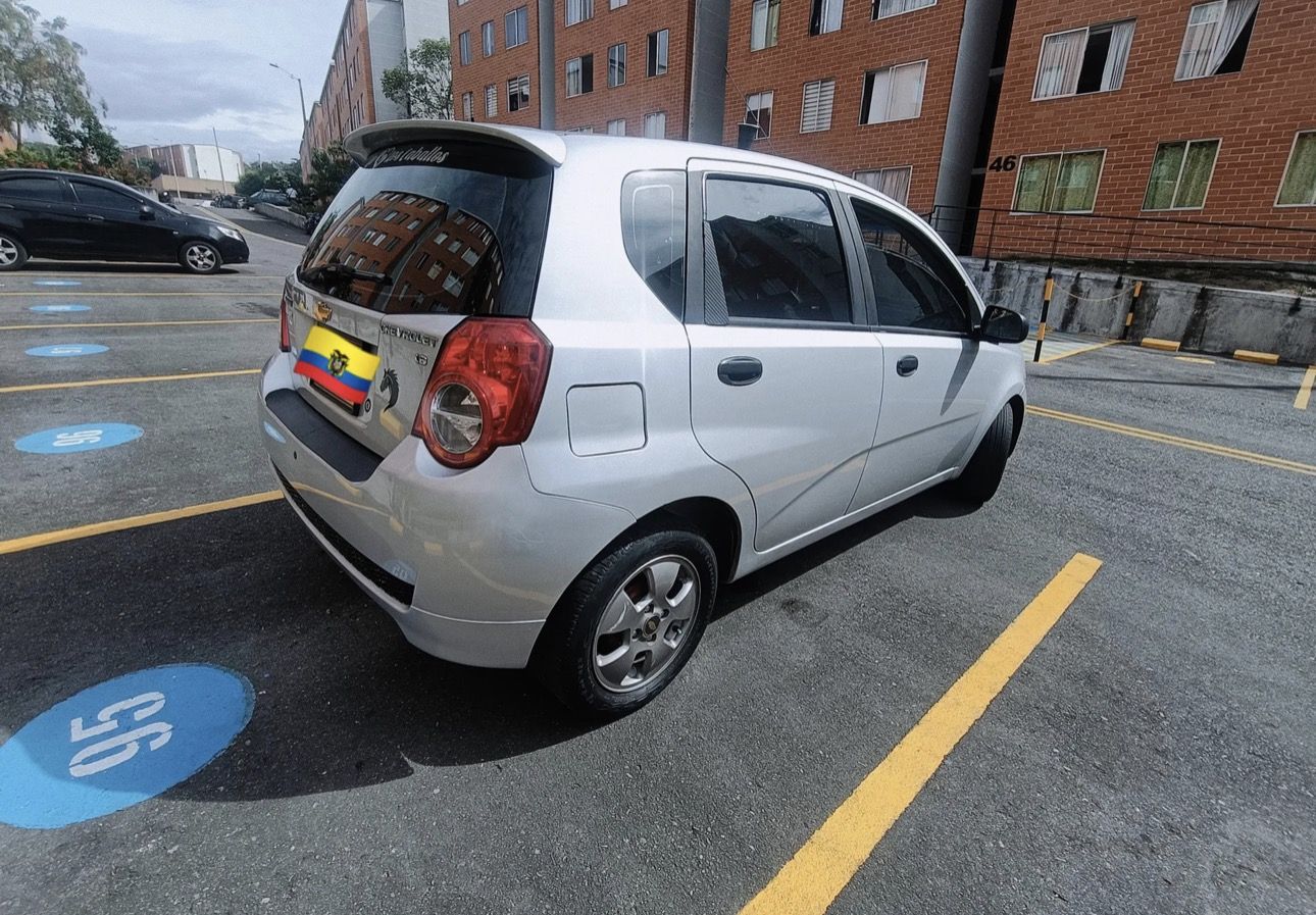 Chevrolet Aveo Emotion foto 2