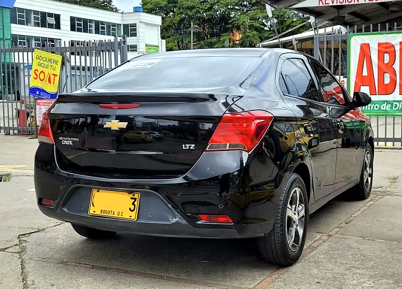 Chevrolet Onix foto 7