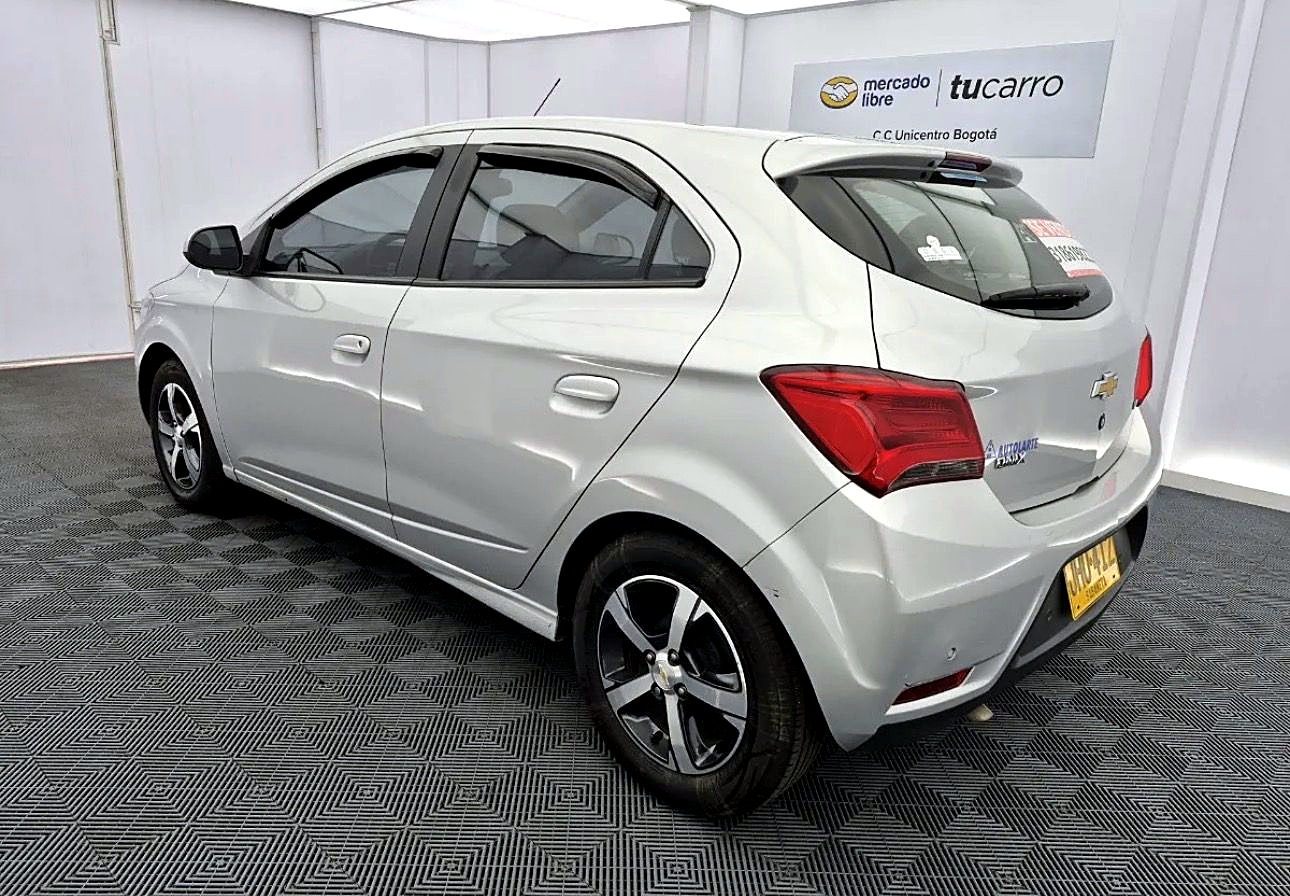 Chevrolet Onix LTZ foto 2