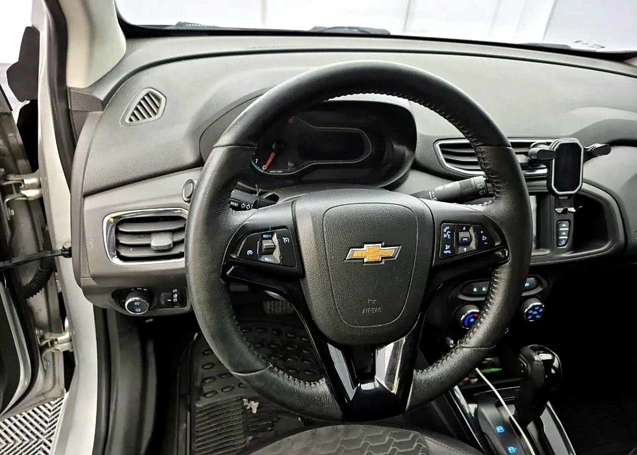 Chevrolet Onix LTZ foto 6