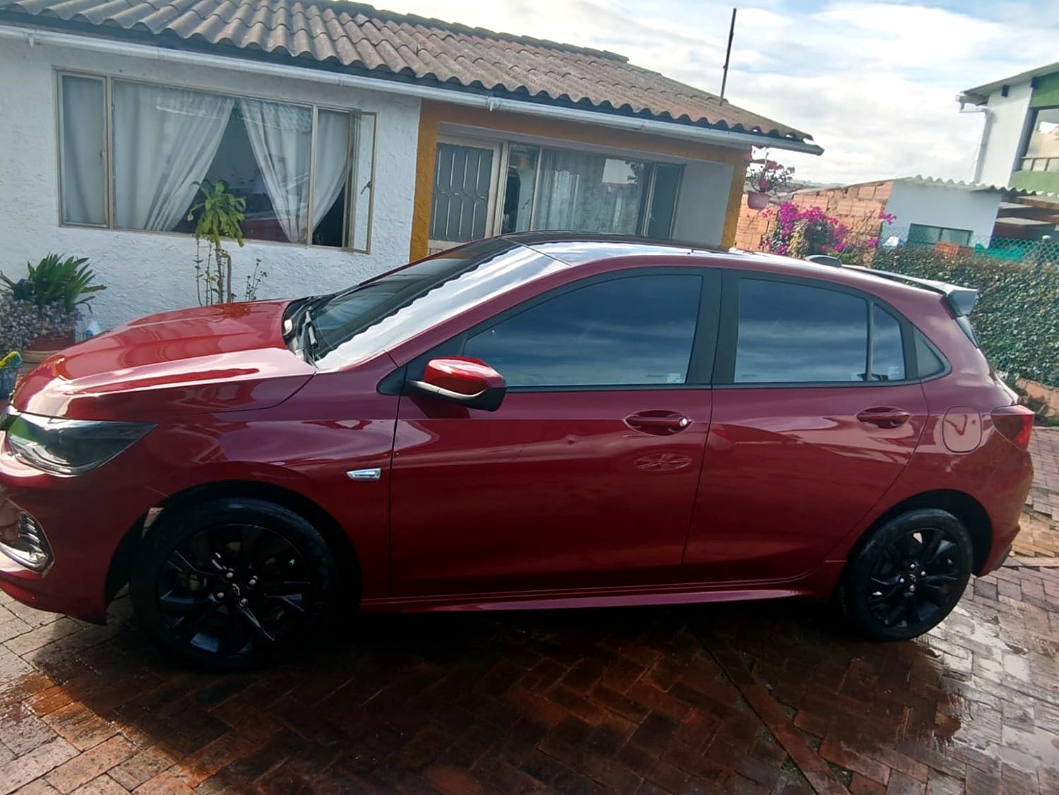 Chevrolet Onix RS foto 2