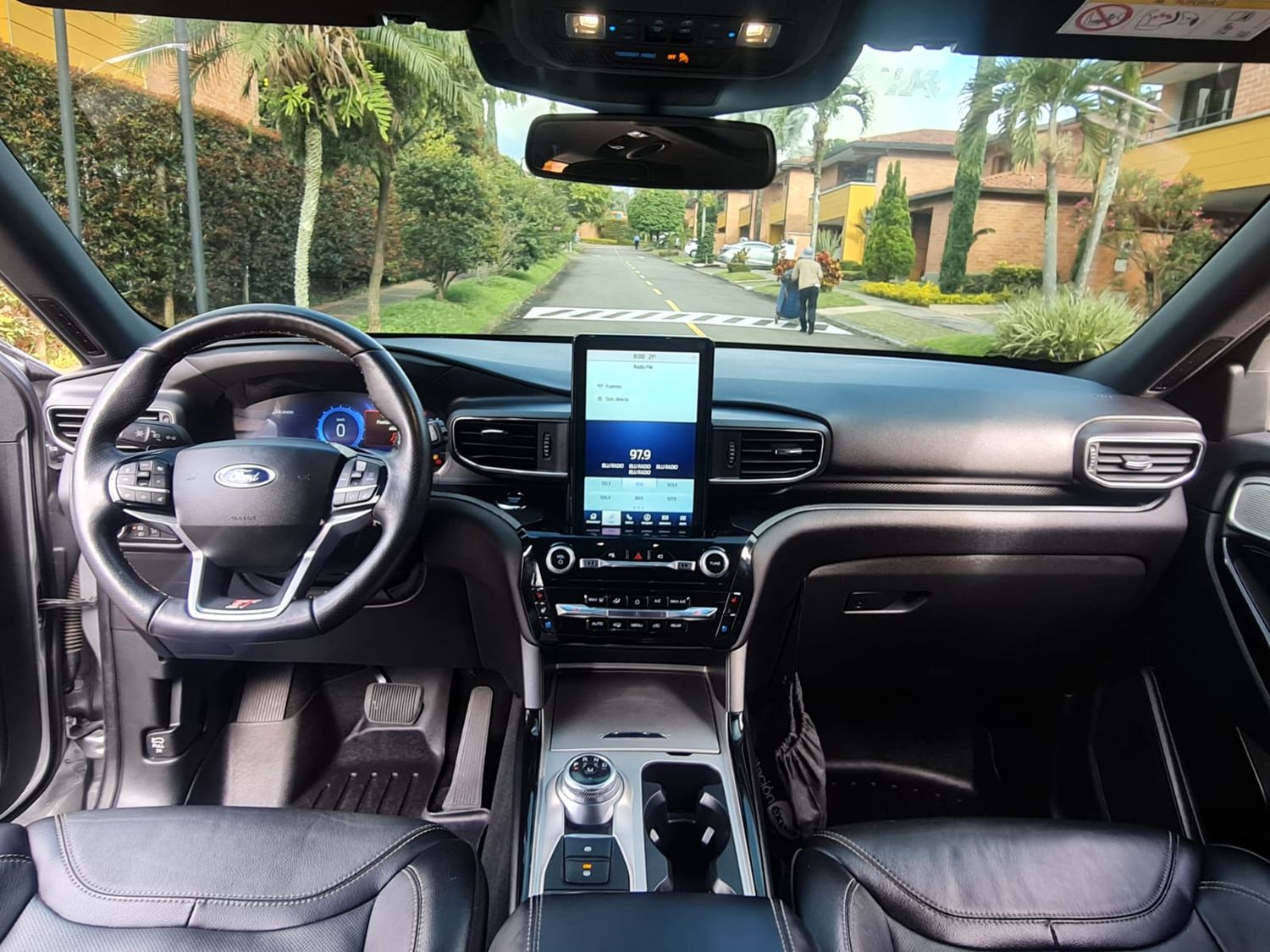 Ford Explorer ST foto 2