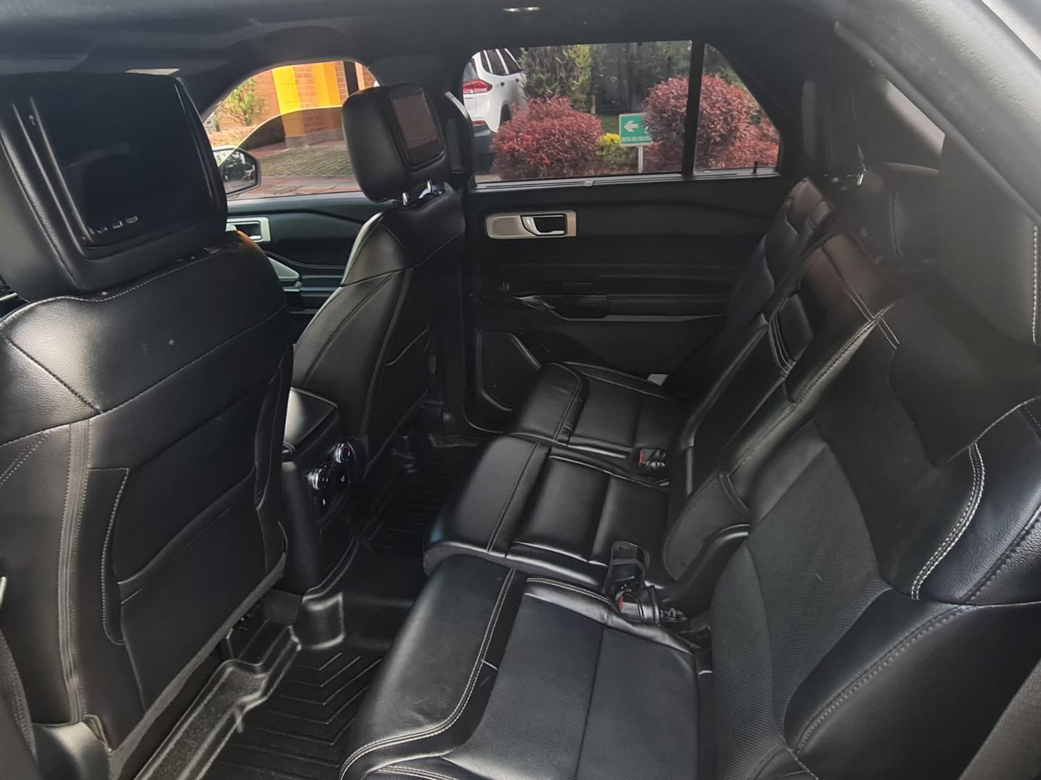 Ford Explorer ST foto 9