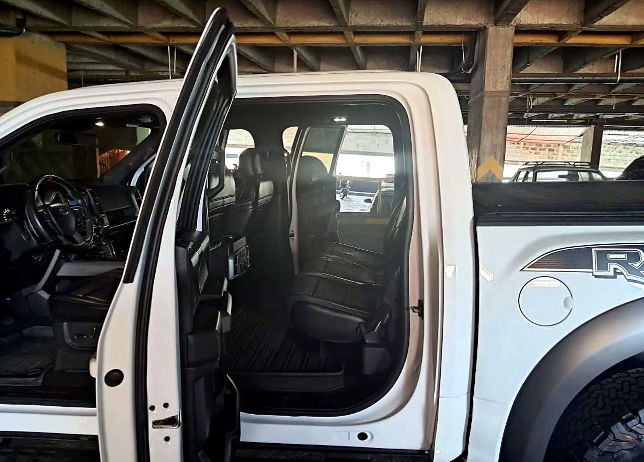 Ford F150 Raptor foto 6