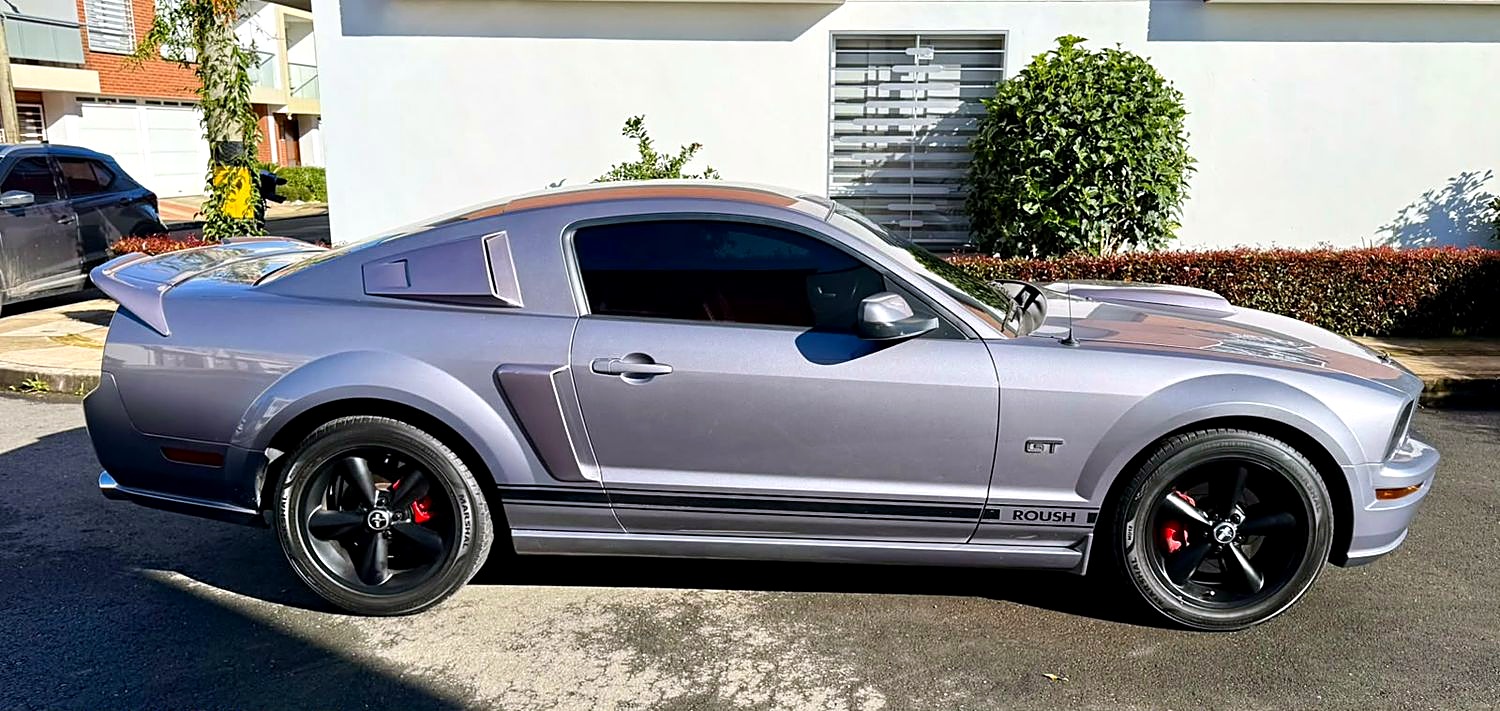 Ford Mustang GT 4.6 foto 2