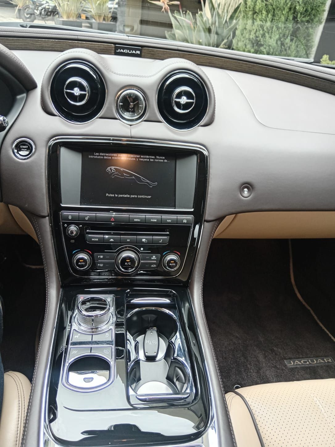 Jaguar XJ6 foto 12