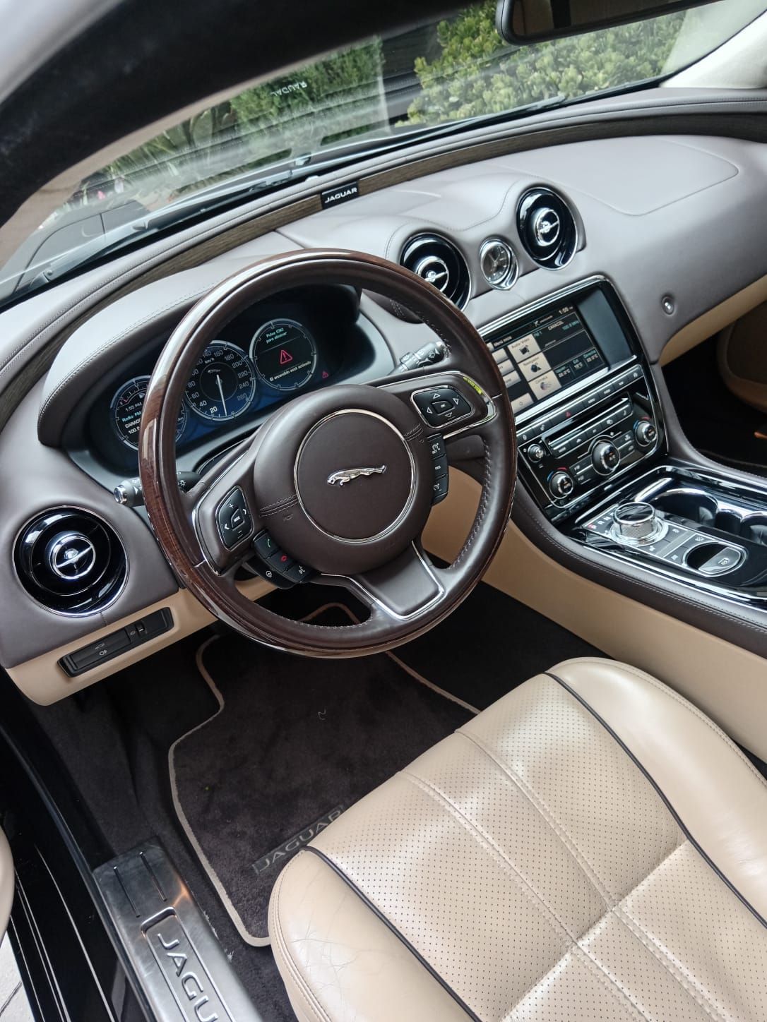 Jaguar XJ6 foto 14