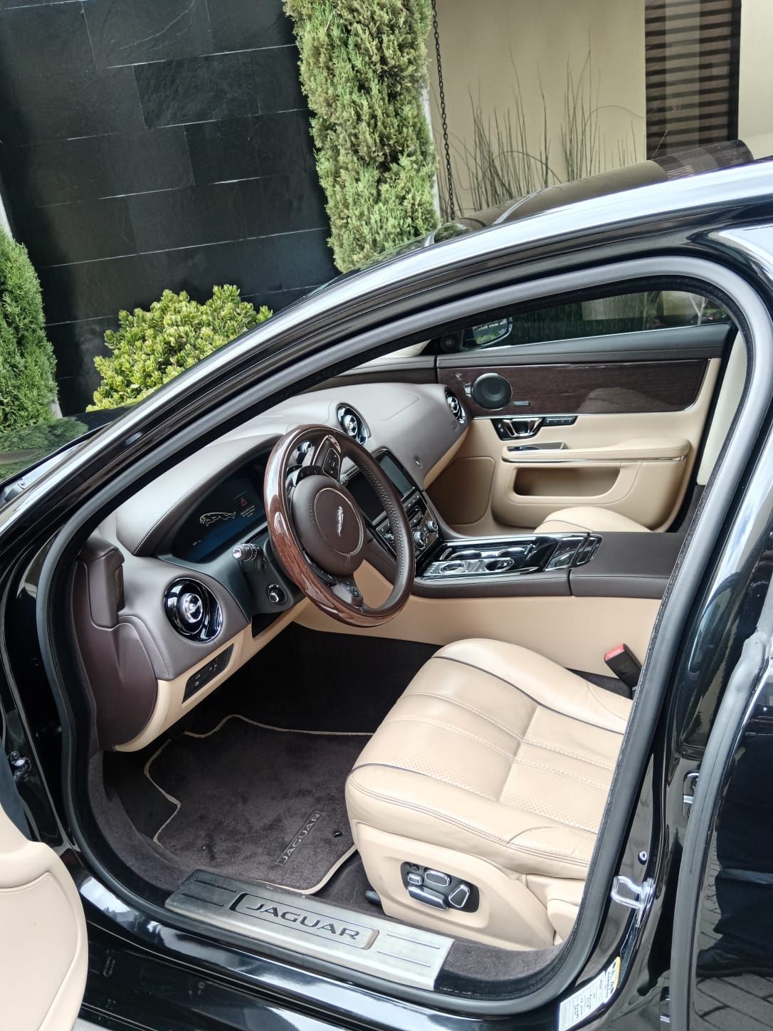 Jaguar XJ6 foto 15