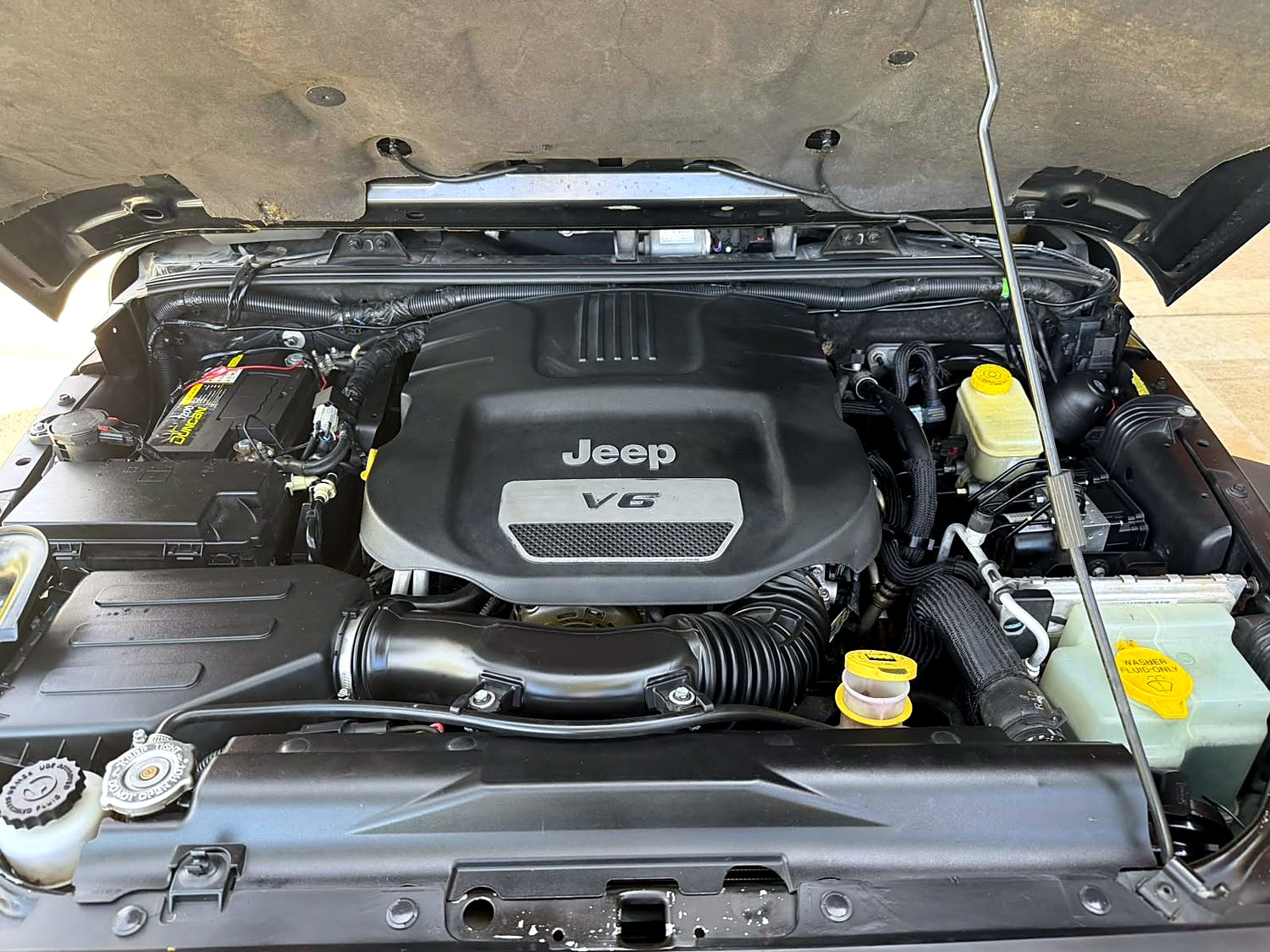 Jeep Wrangler Sport 3.6 foto 2