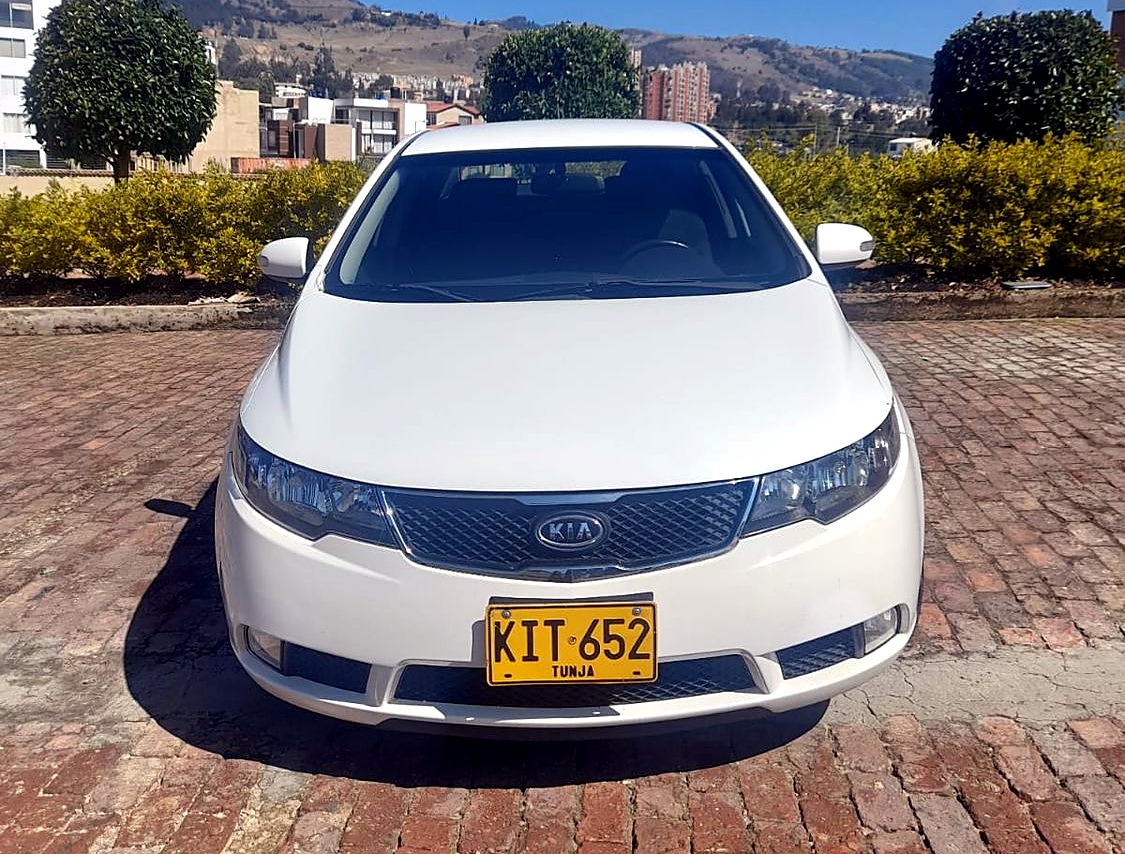 Kia Cerato Forte 1.6 foto 2