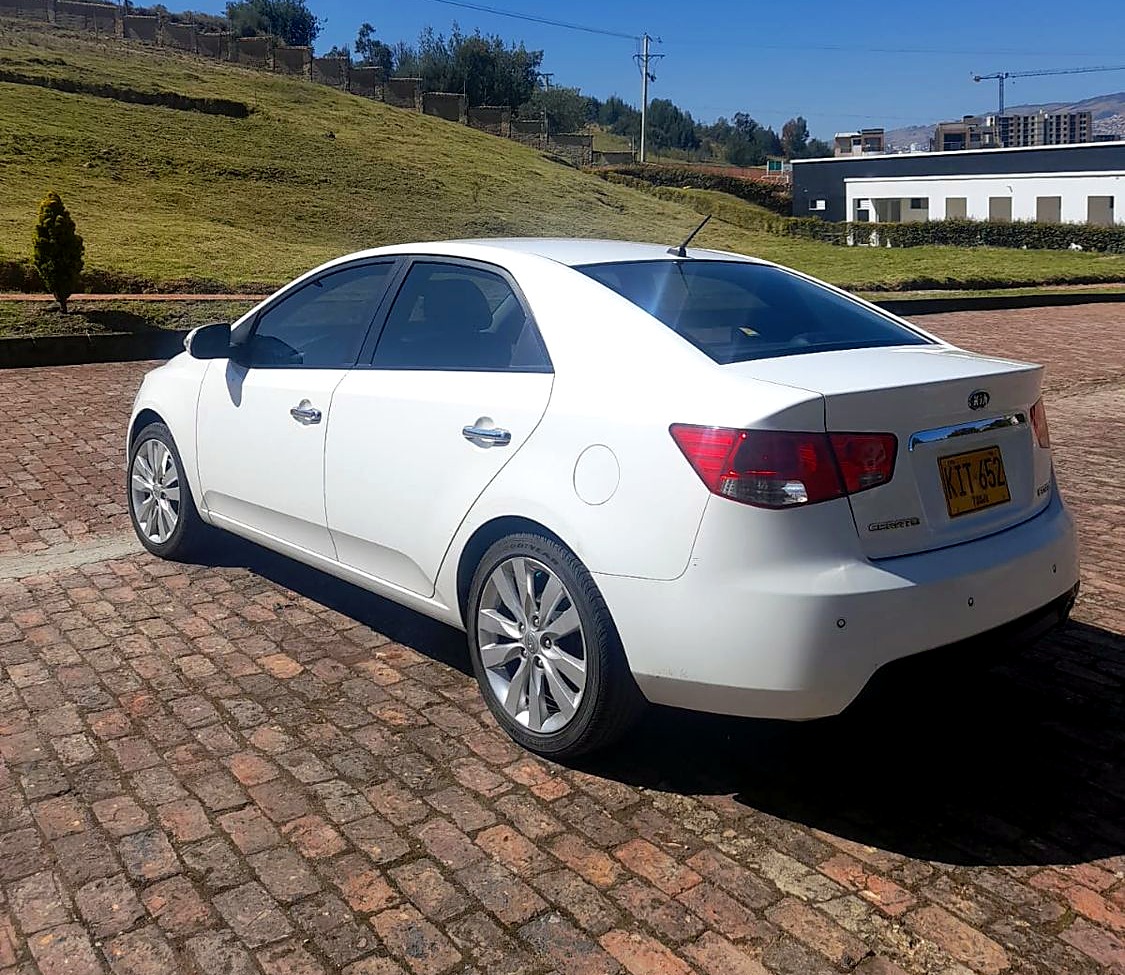 Kia Cerato Forte 1.6 foto 3