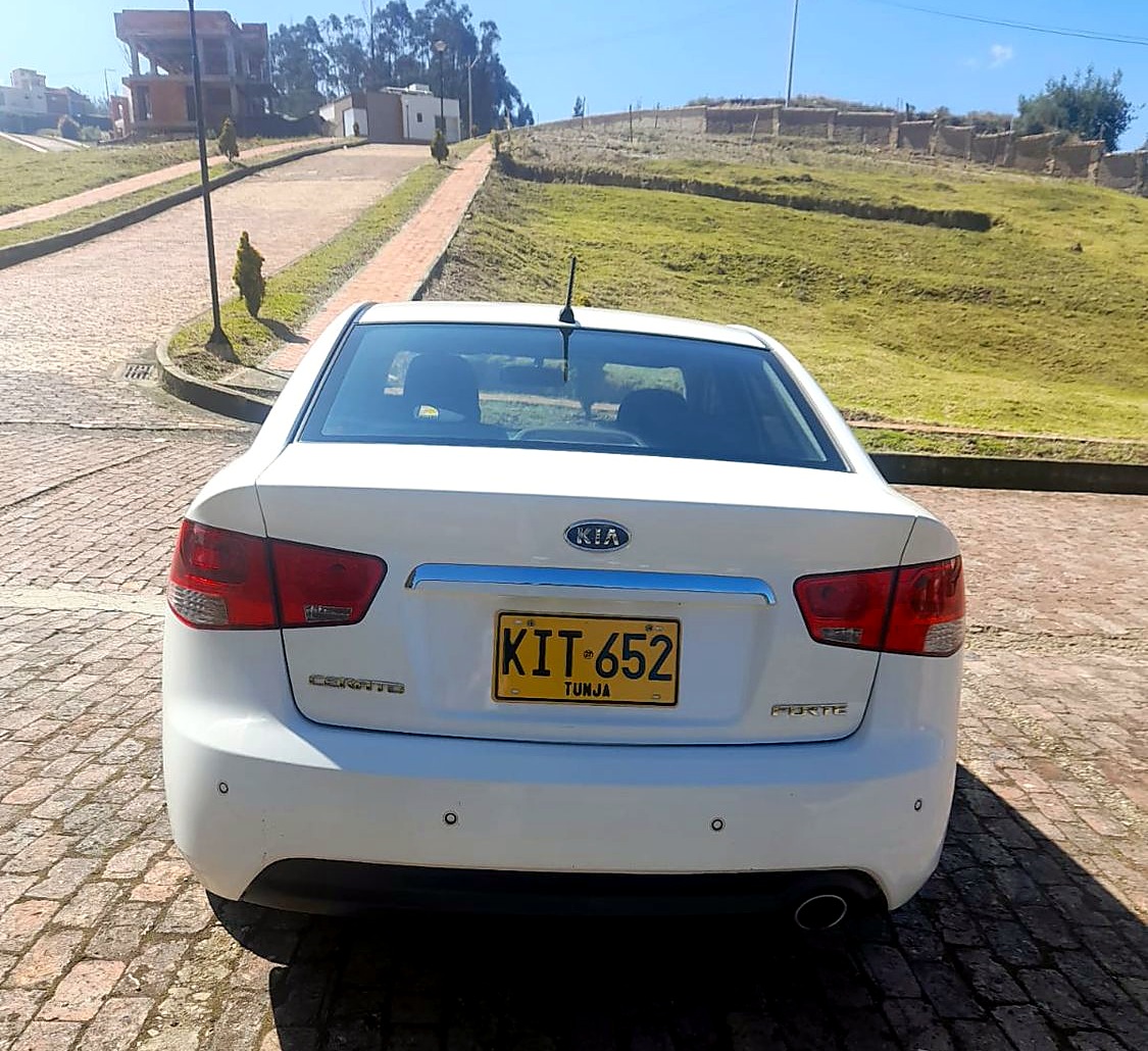 Kia Cerato Forte 1.6 foto 6