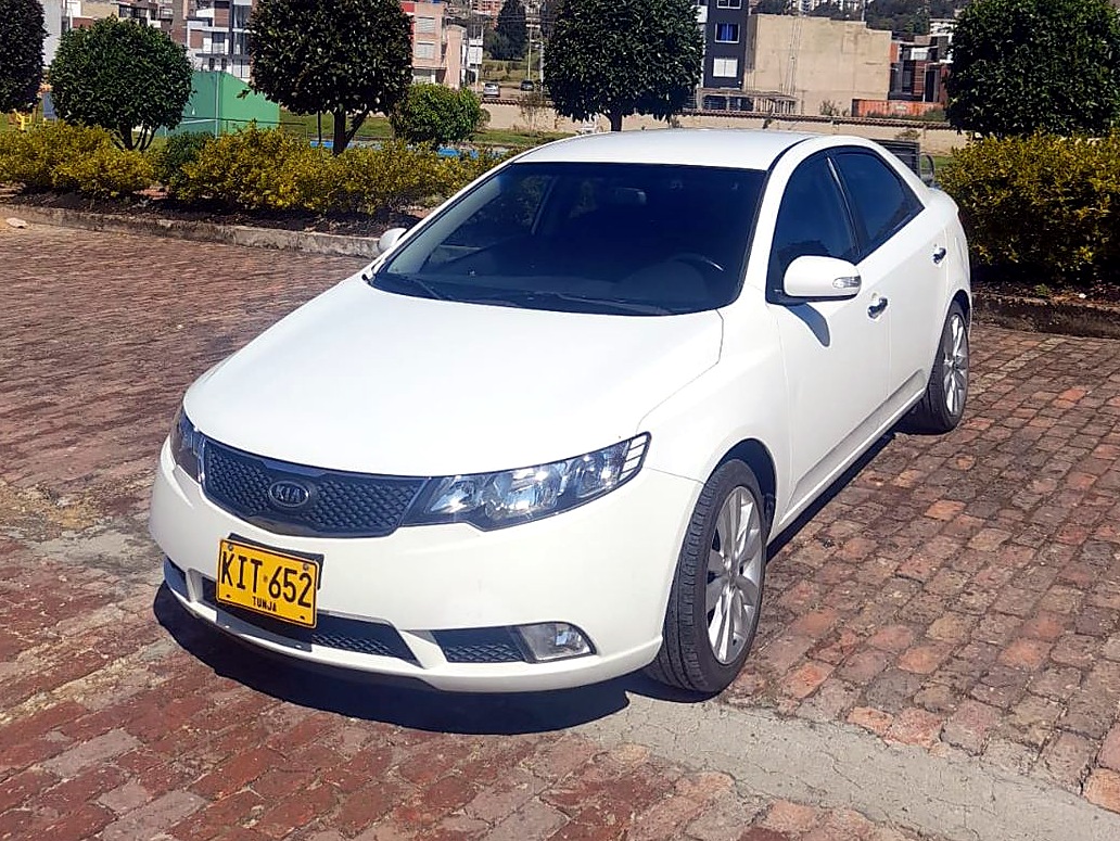 Kia Cerato Forte 1.6 foto 9