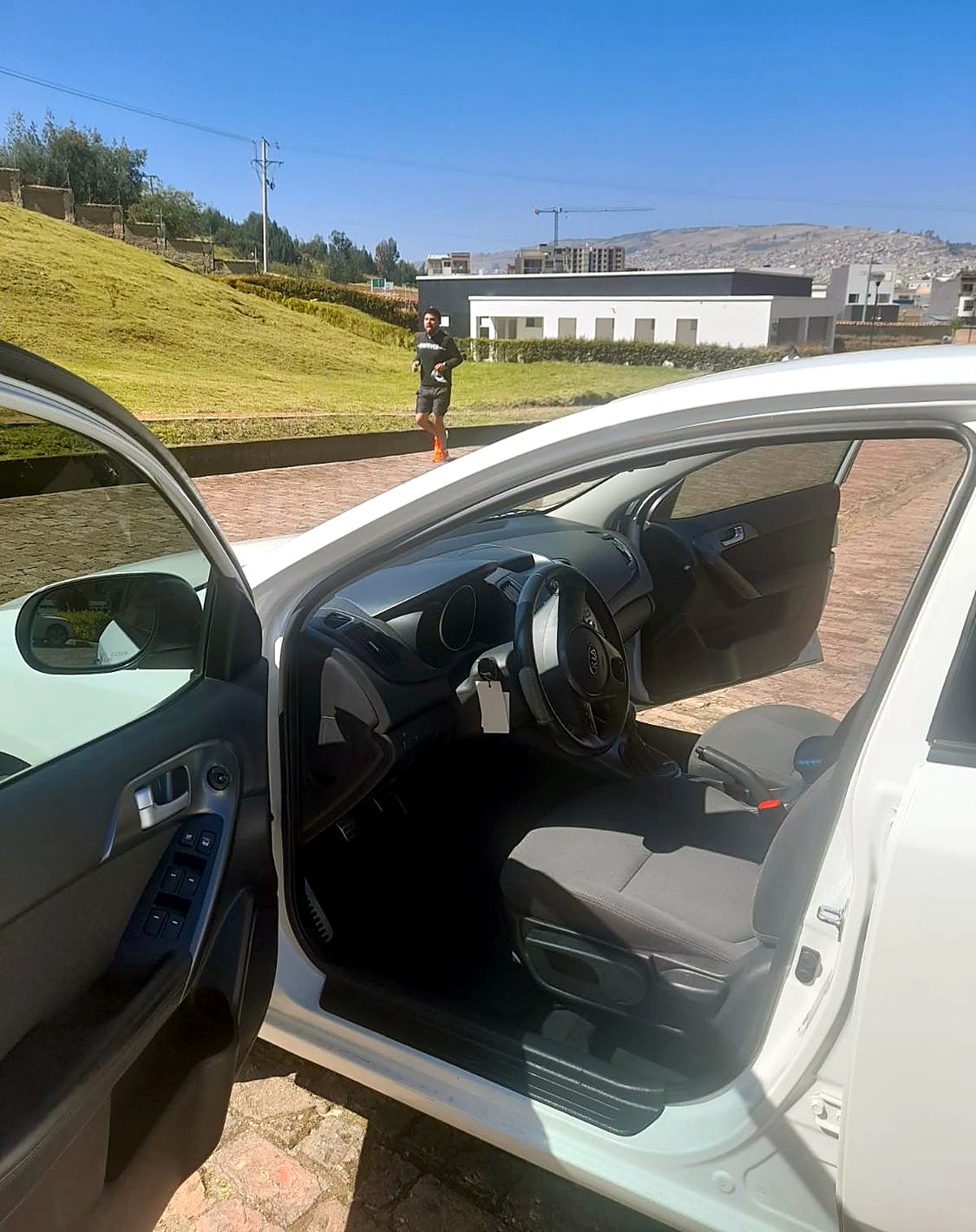Kia Cerato Forte 1.6 foto 10