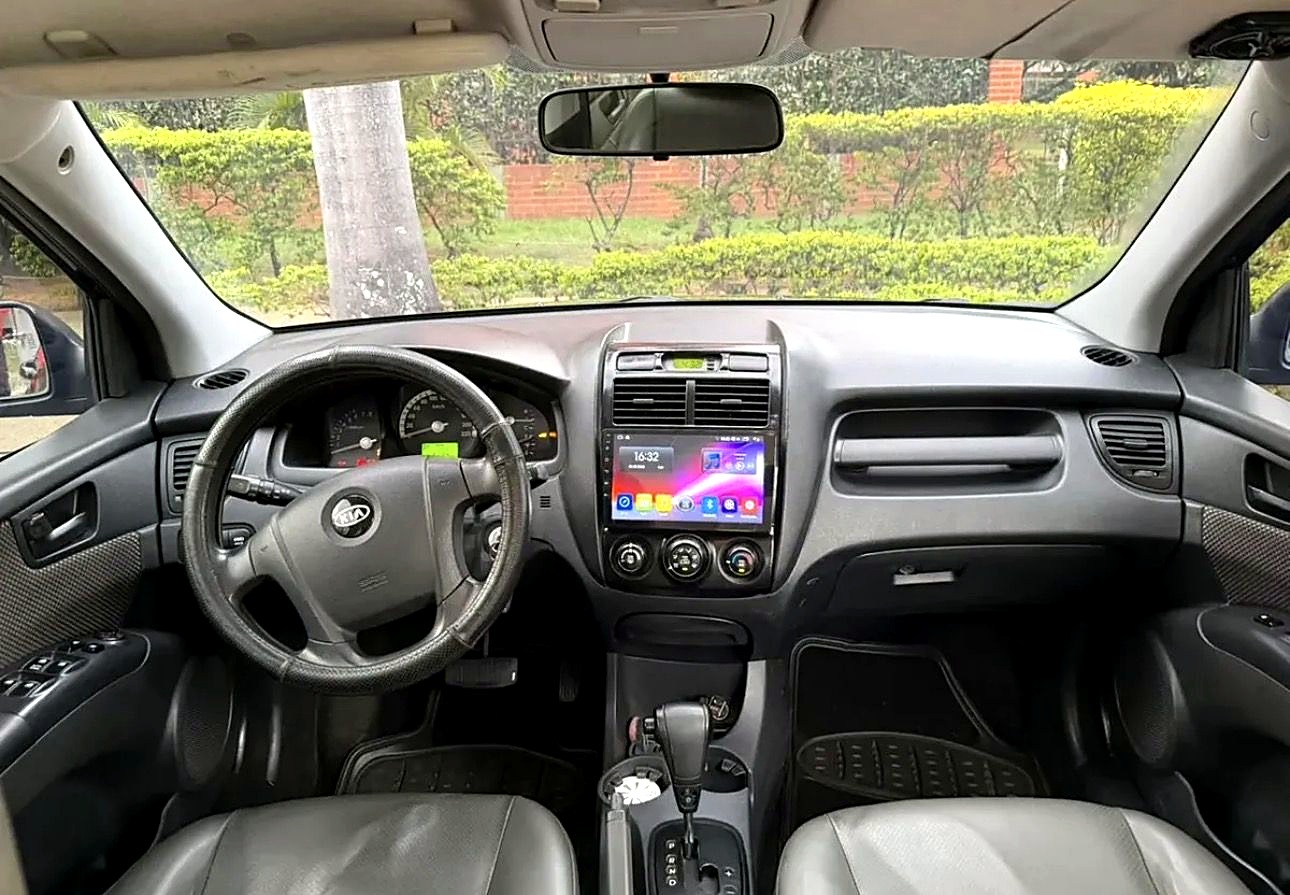 Kia Sportage 2.0 foto 2