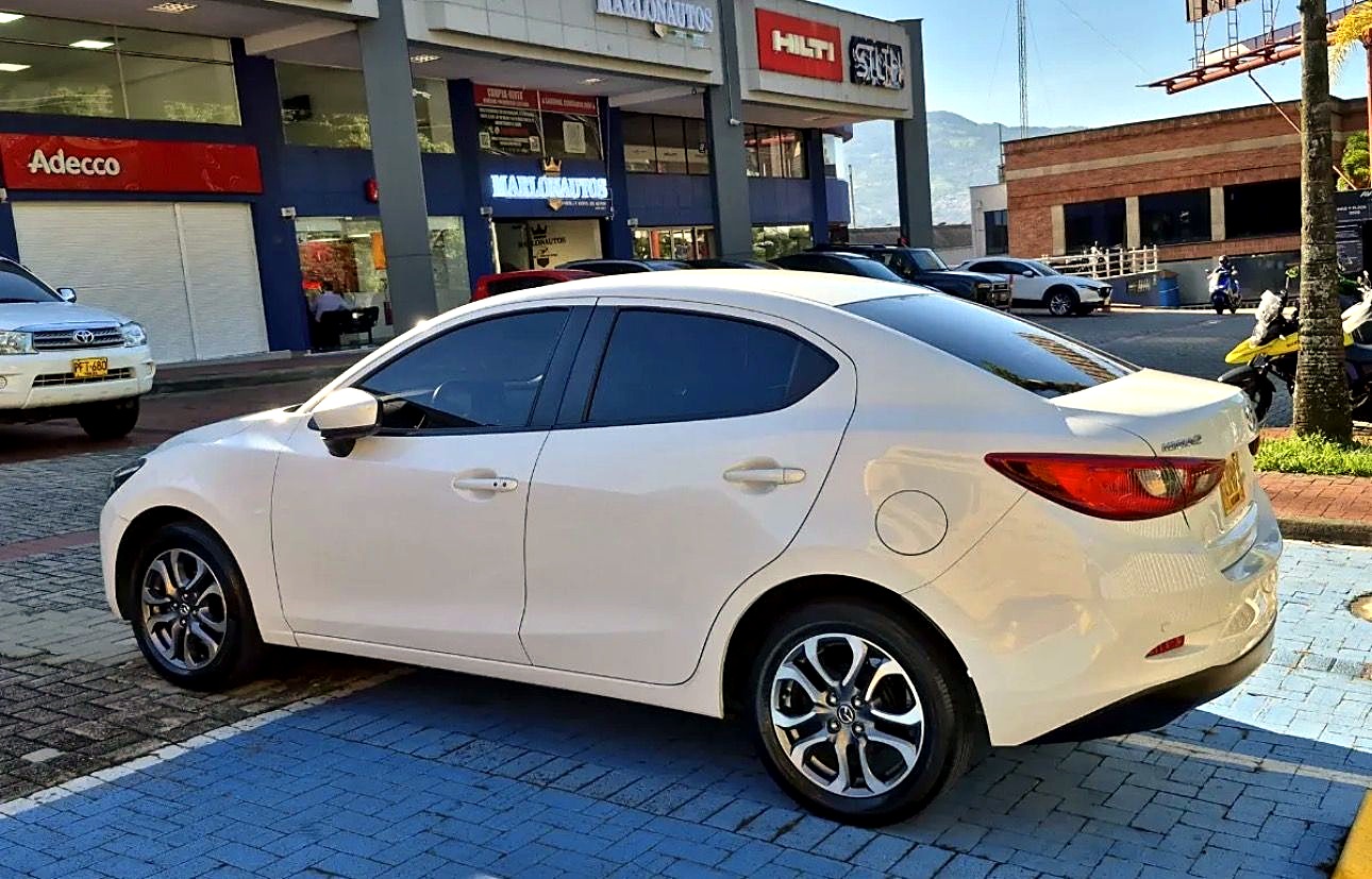 Mazda 2 1.5 GT Lx foto 5