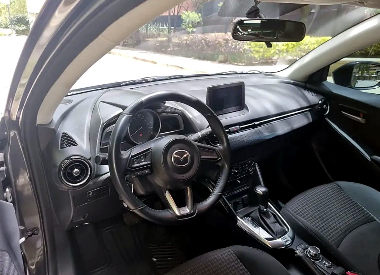 Mazda Mazda 2 1.5 Touring foto 6