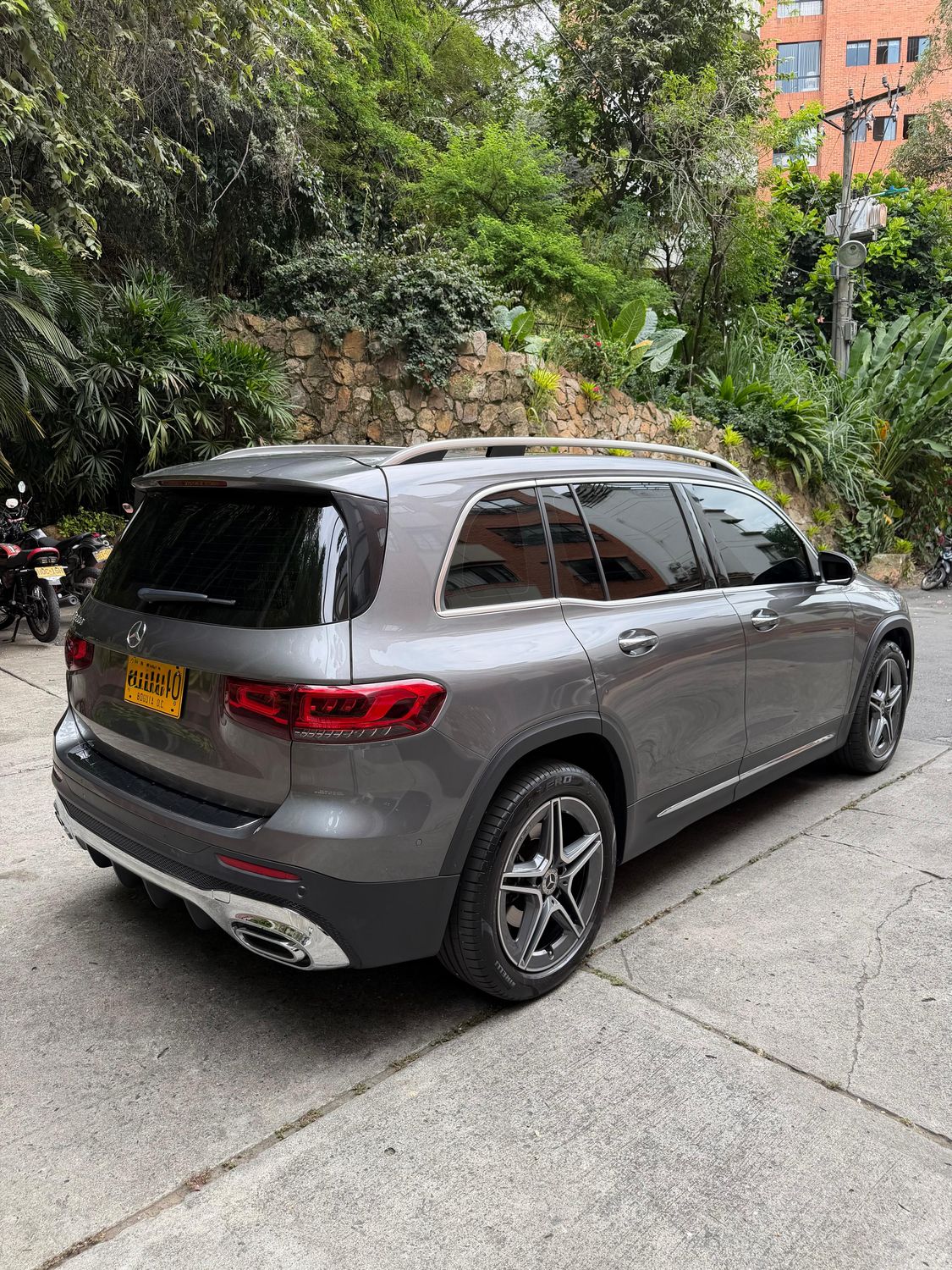 Mercedes-Benz GLB 200 AMG Blindada foto 3
