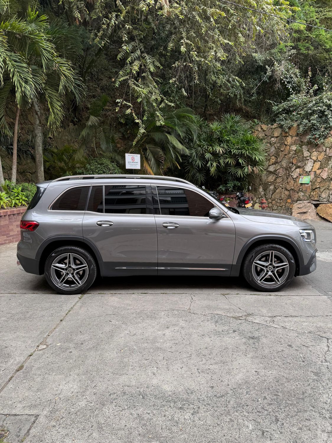 Mercedes-Benz GLB 200 AMG Blindada foto 4