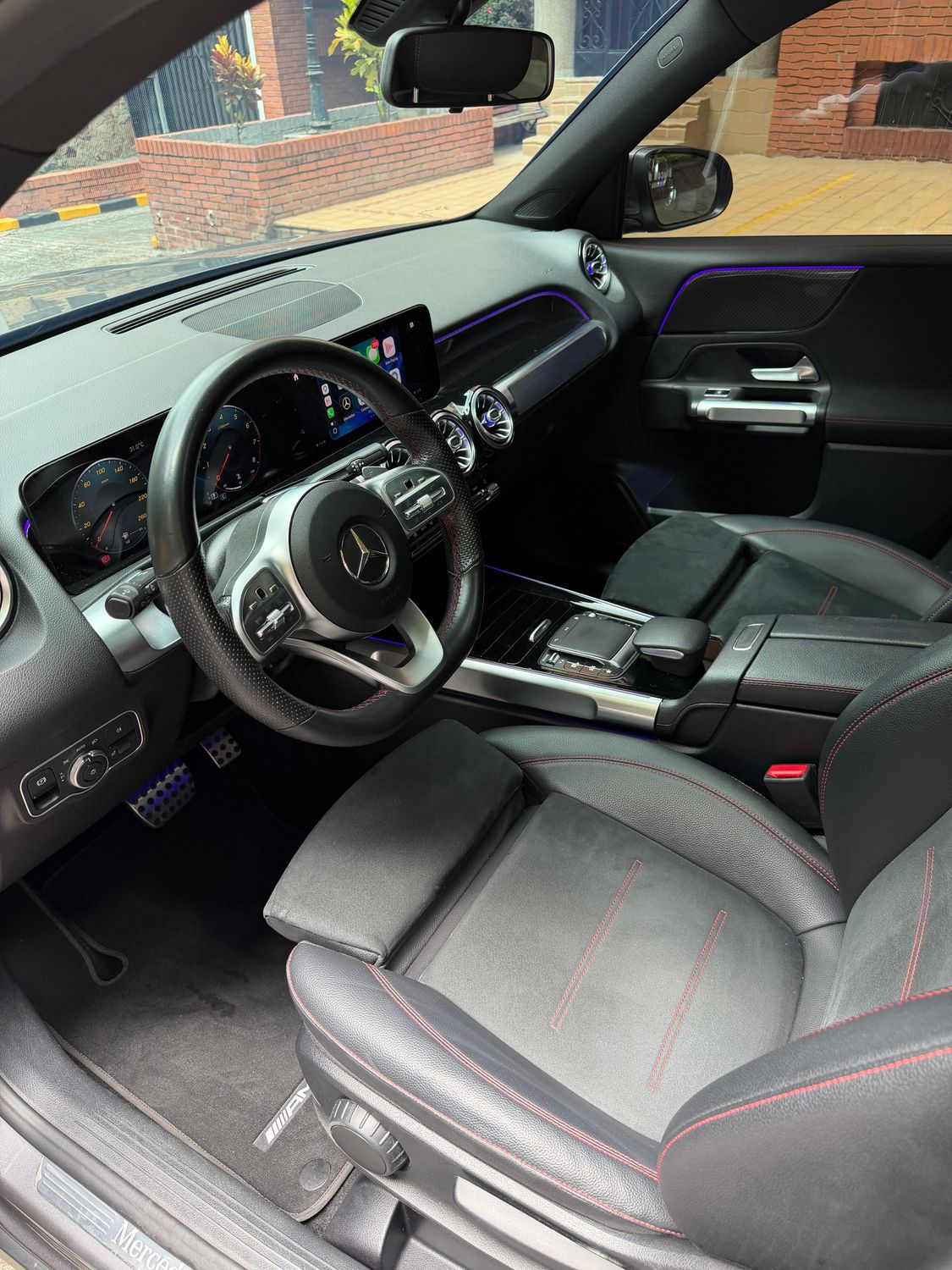 Mercedes-Benz GLB 200 AMG Blindada foto 9