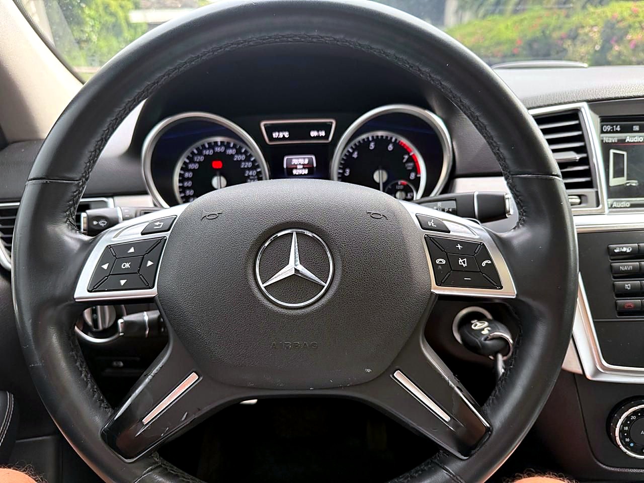 Mercedes-Benz ML350 foto 2