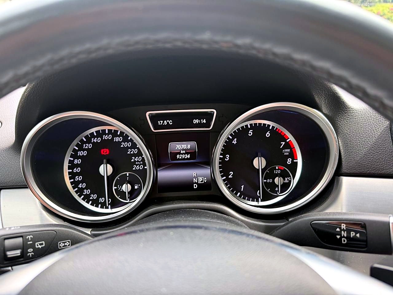 Mercedes-Benz ML350 foto 6