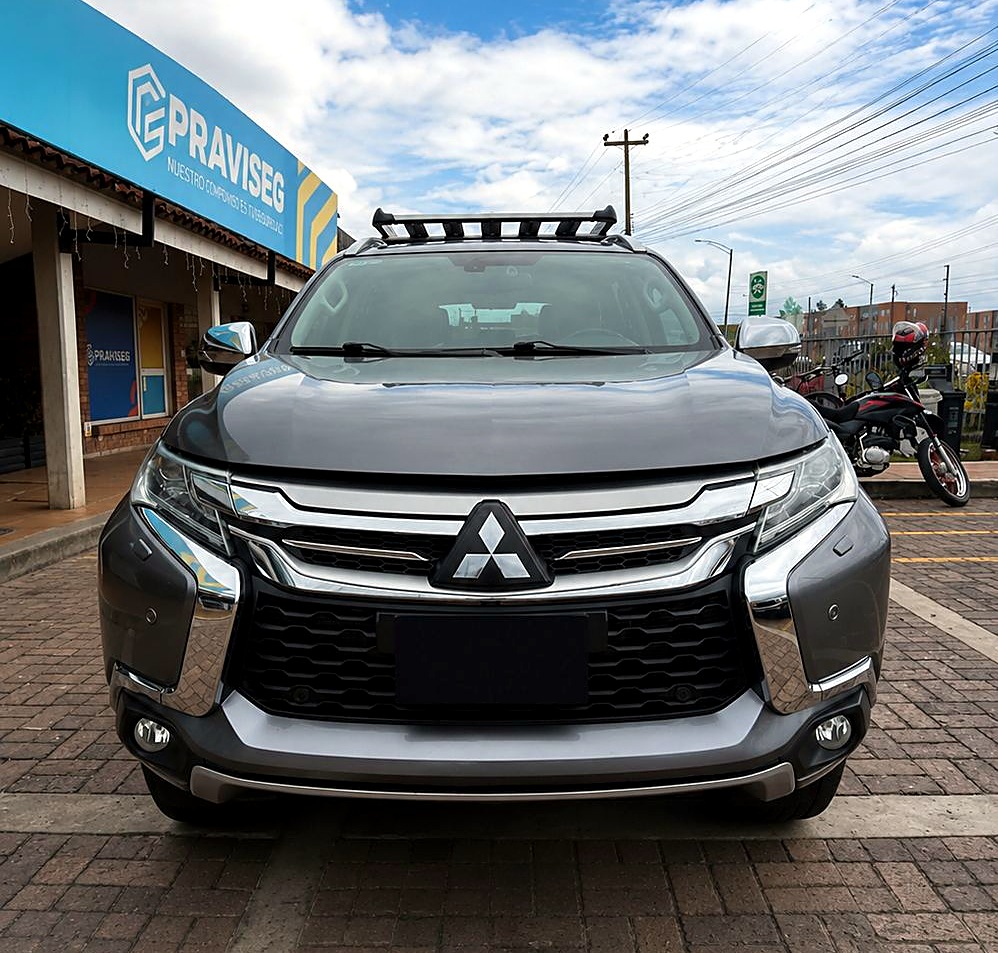 Mitsubishi Montero Sport foto 2