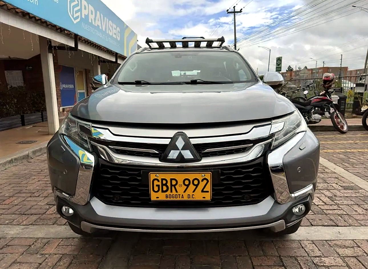 Mitsubishi Montero Sport foto 3