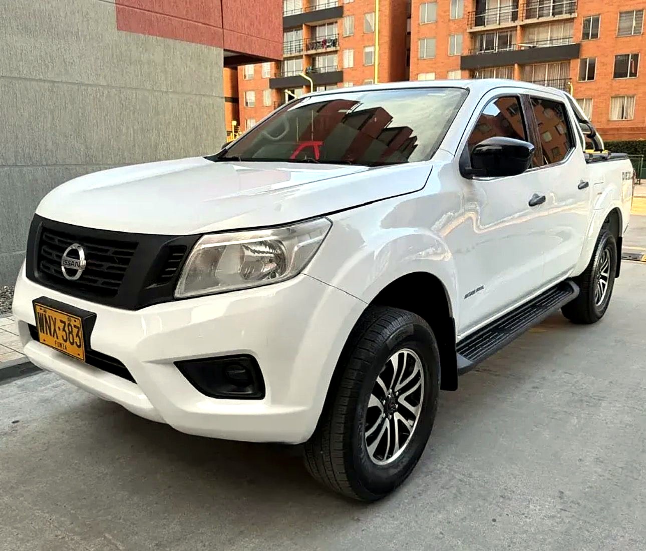 Nissan Frontier 2.5 Diesel foto 6