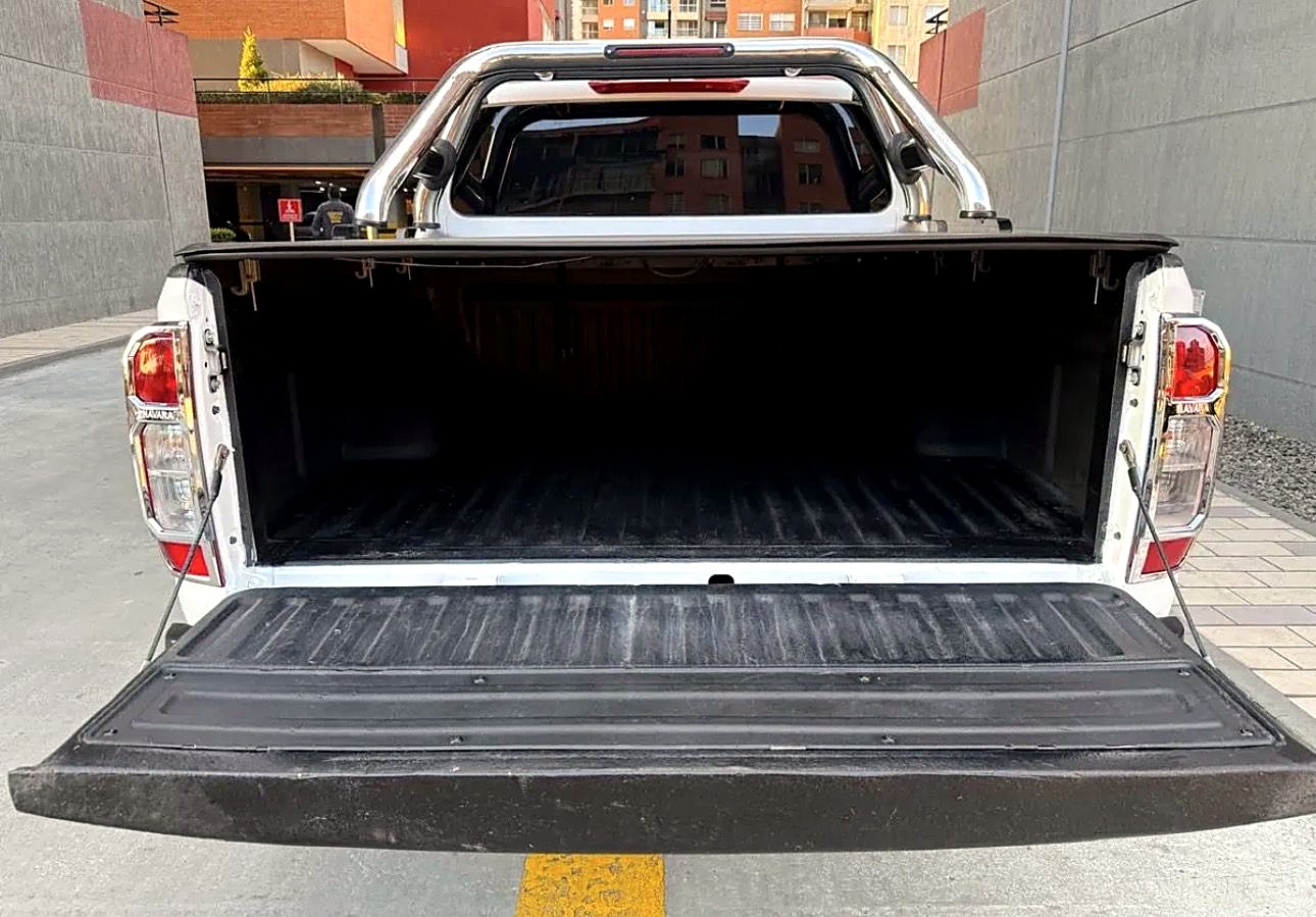 Nissan Frontier 2.5 Diesel foto 7