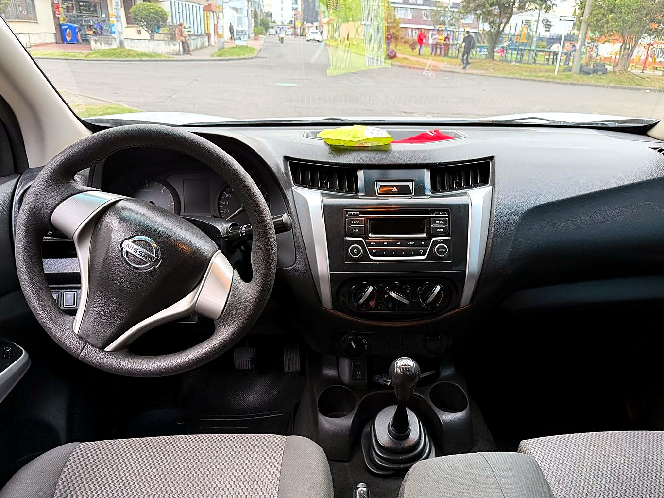 Nissan Frontier 2.5 Diesel foto 4