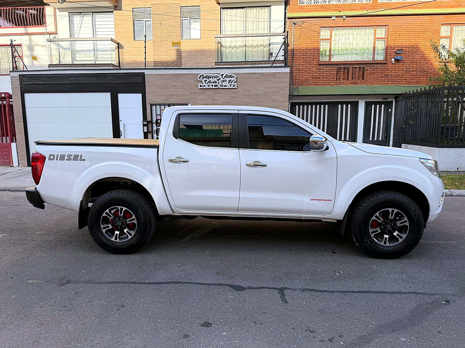 Nissan Frontier 2.5 Diesel foto 5