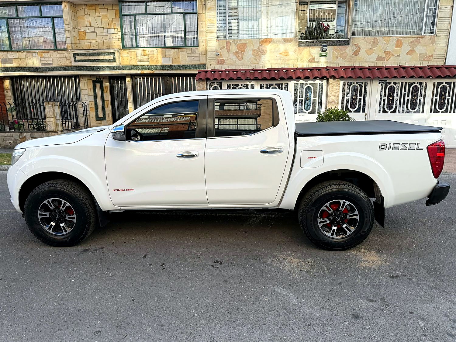 Nissan Frontier 2.5 Diesel foto 9