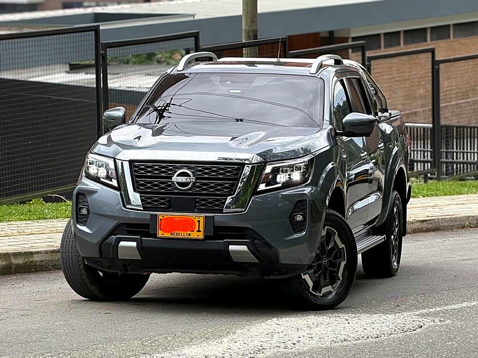 Nissan Frontier Platinum foto 4