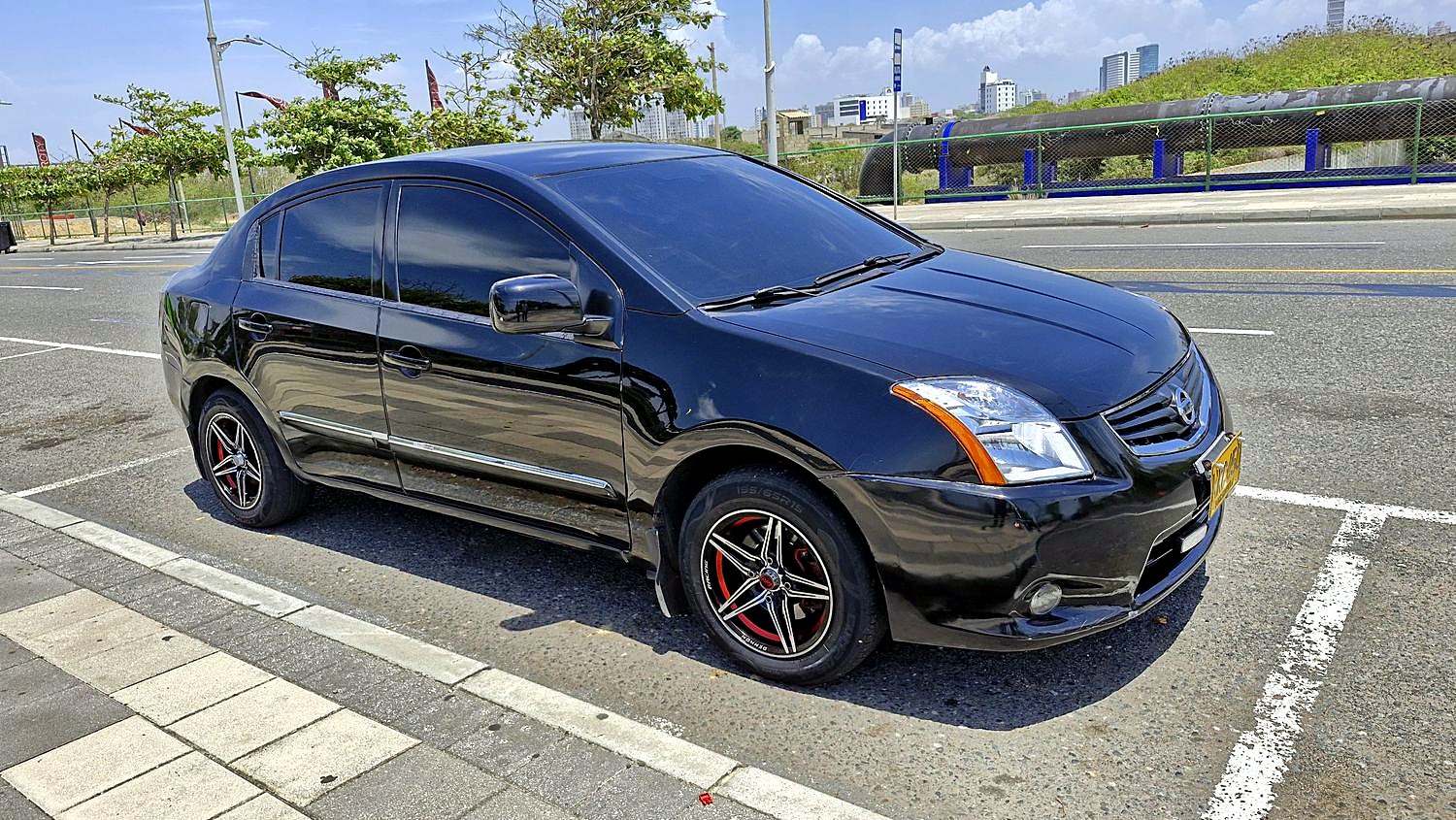 Nissan Sentra 2.0 Sl At foto 2