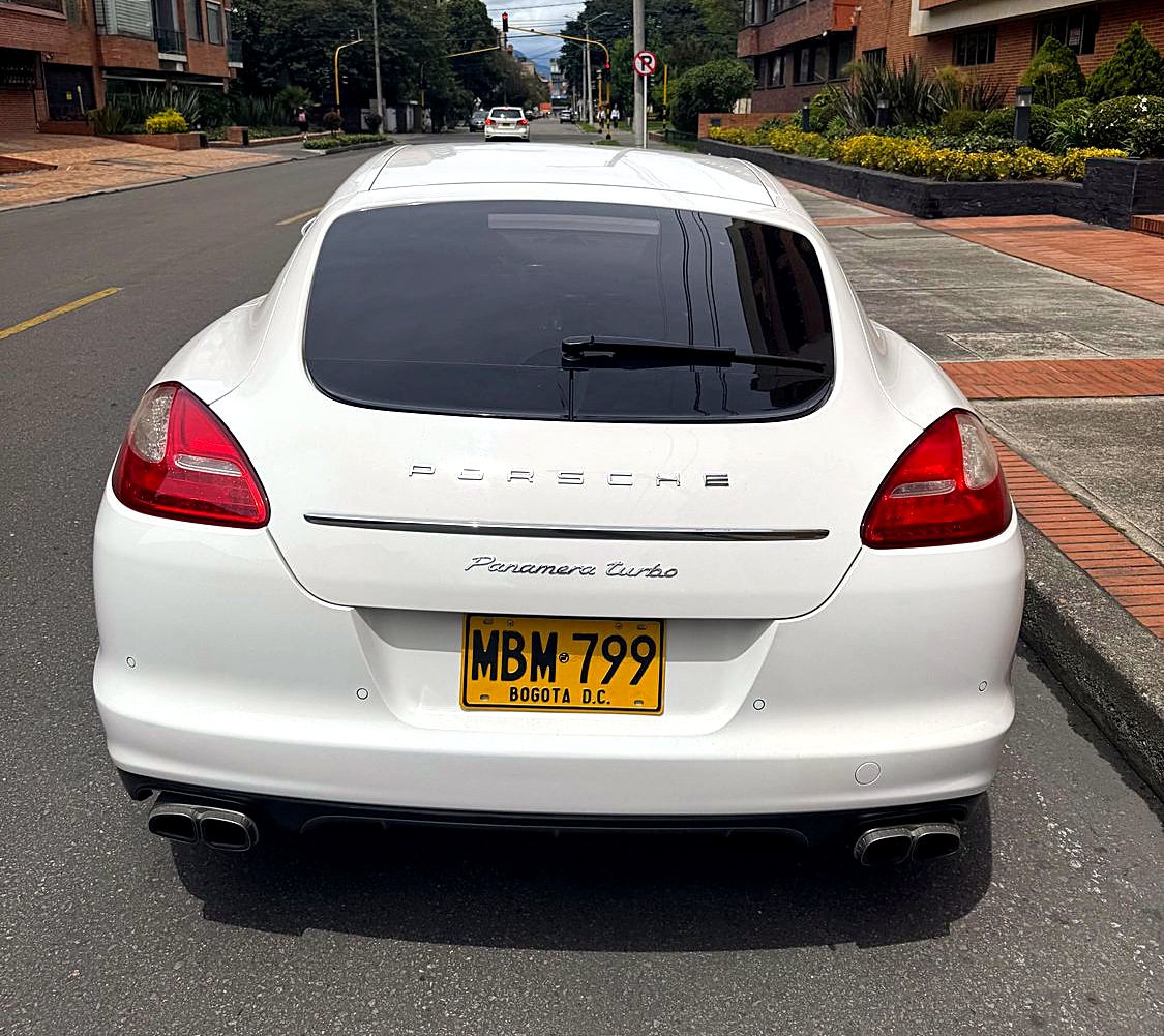 Porsche Panamera foto 8