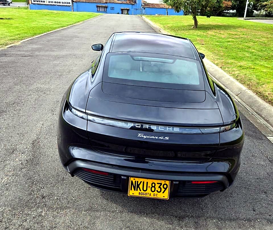 Porsche Taycan 4S foto 4