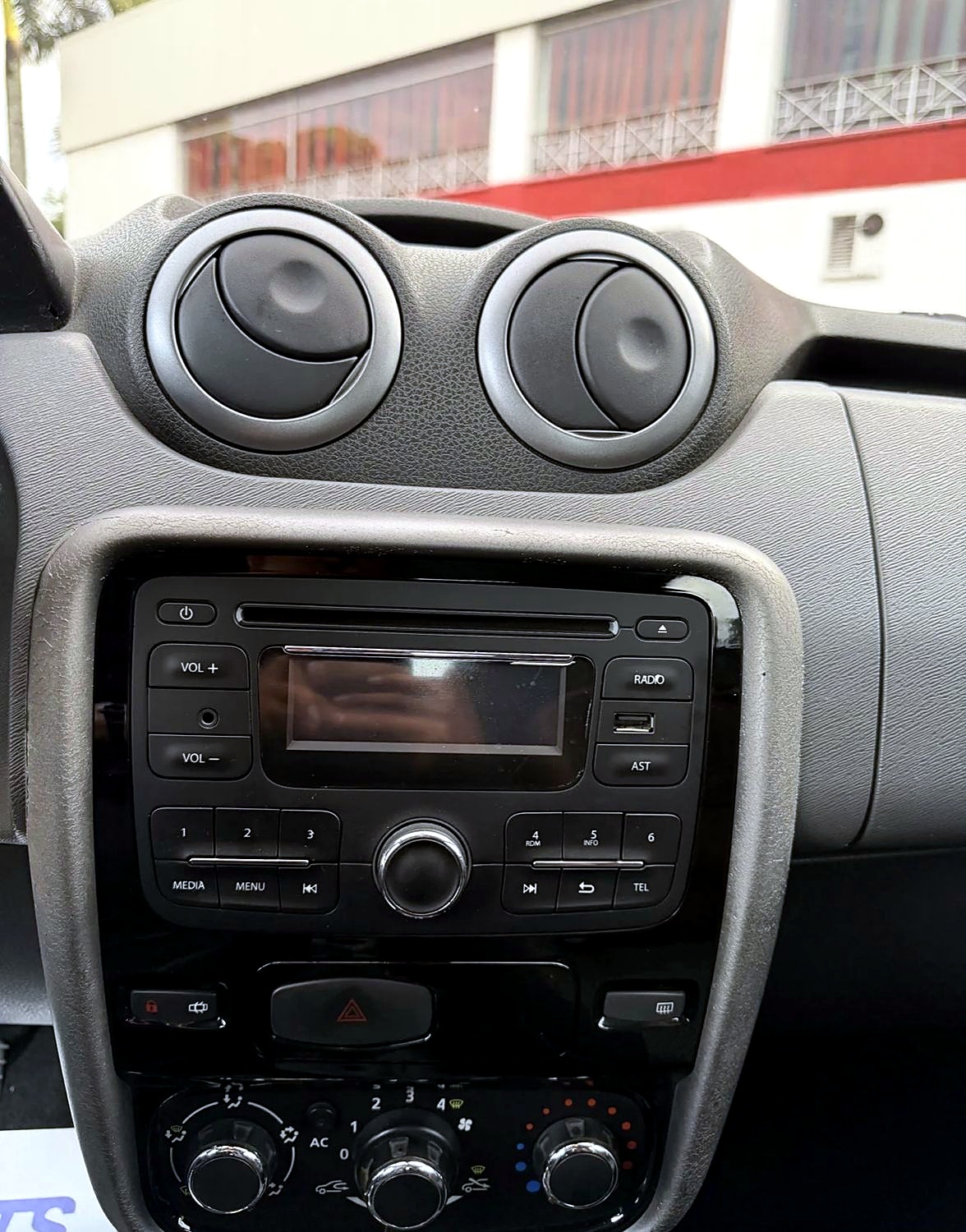 Renault Duster Expression foto 3