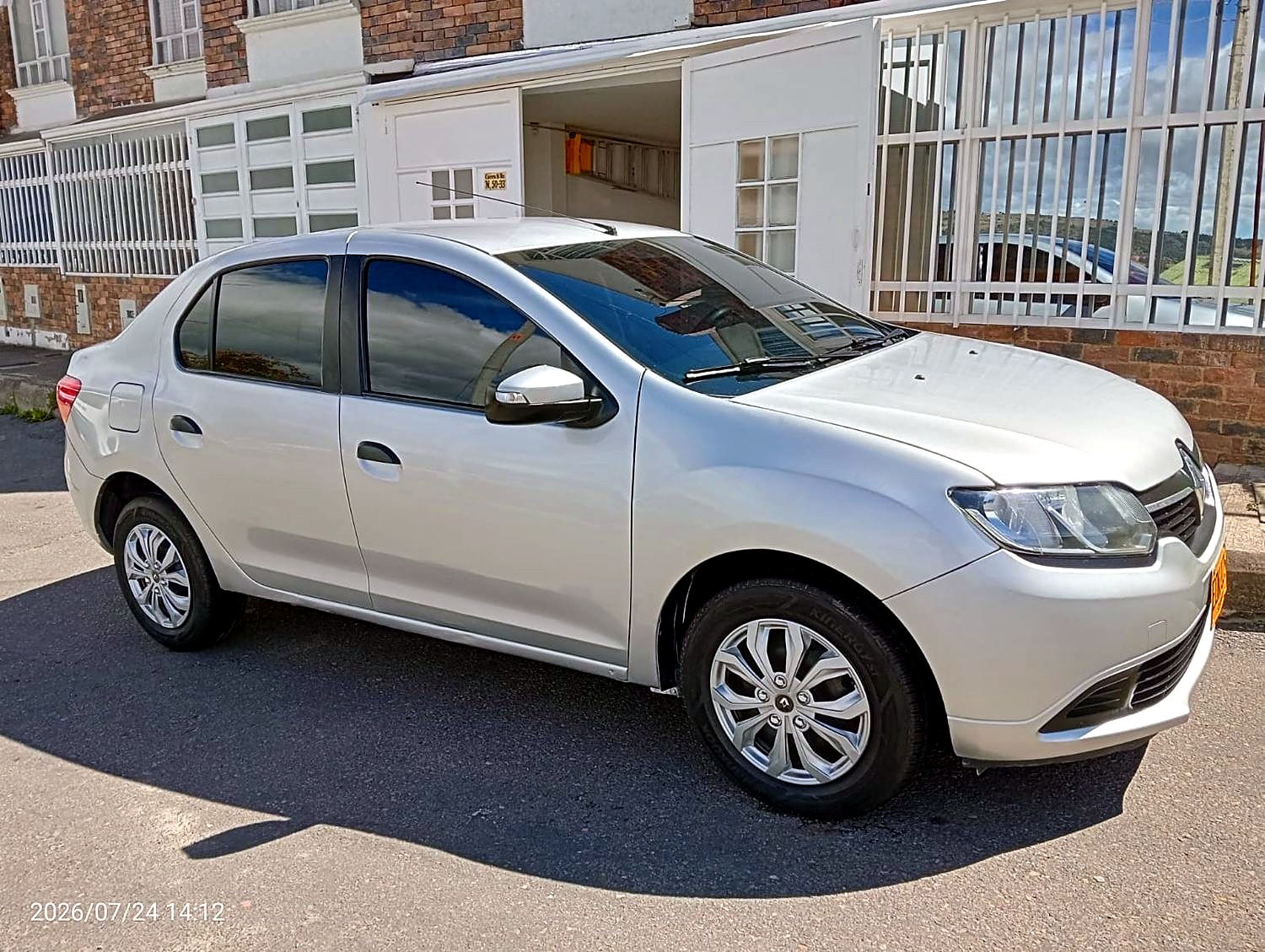 Renault Logan 1.6 Privilege foto 2