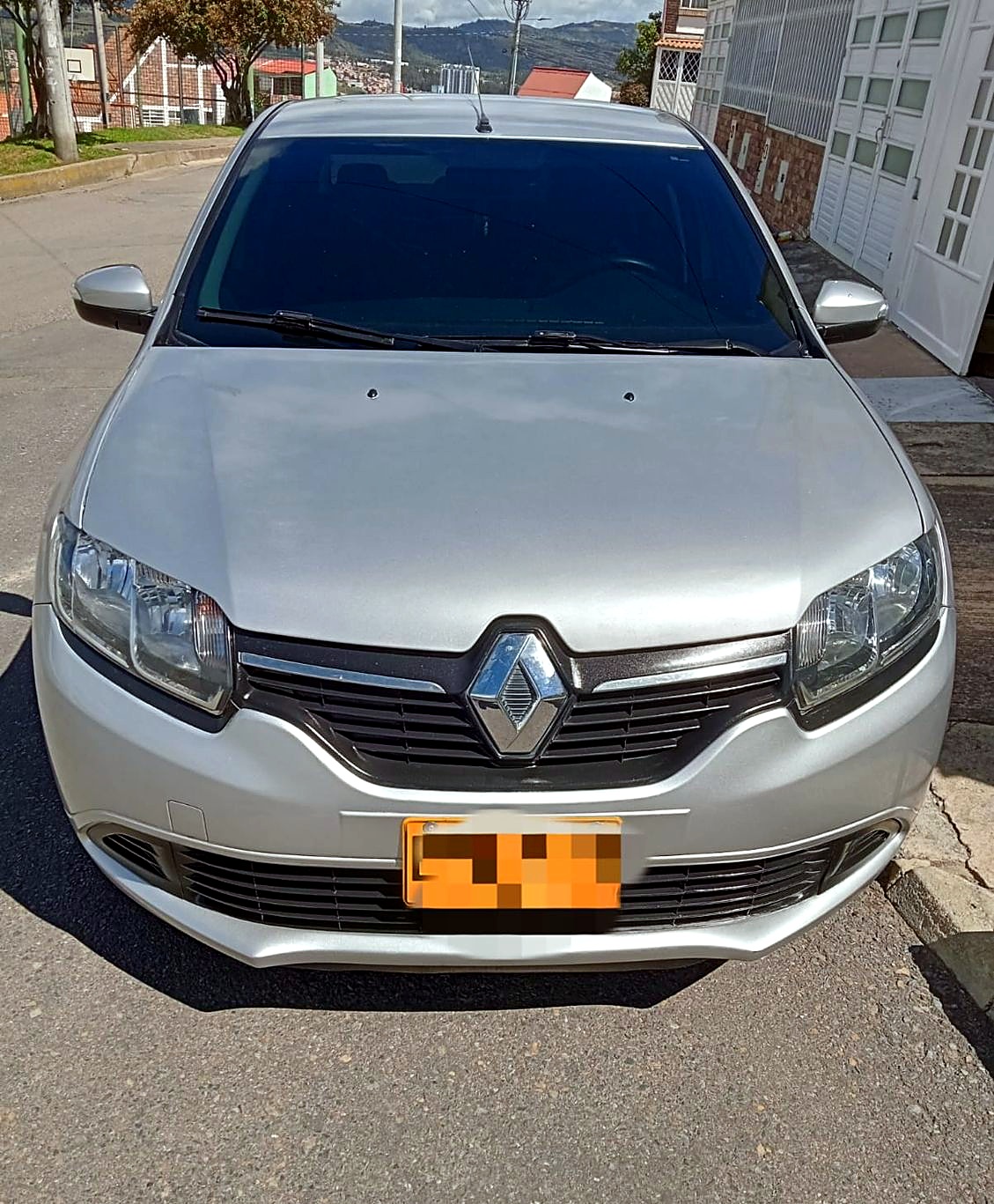 Renault Logan 1.6 Privilege foto 4