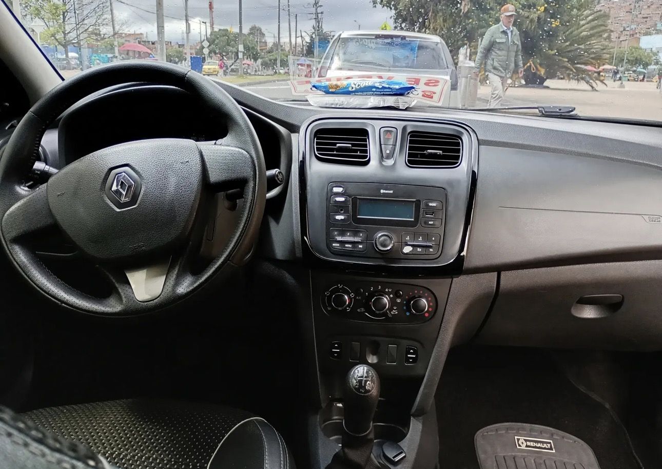 Renault Logan 1.6 Authentique foto 4