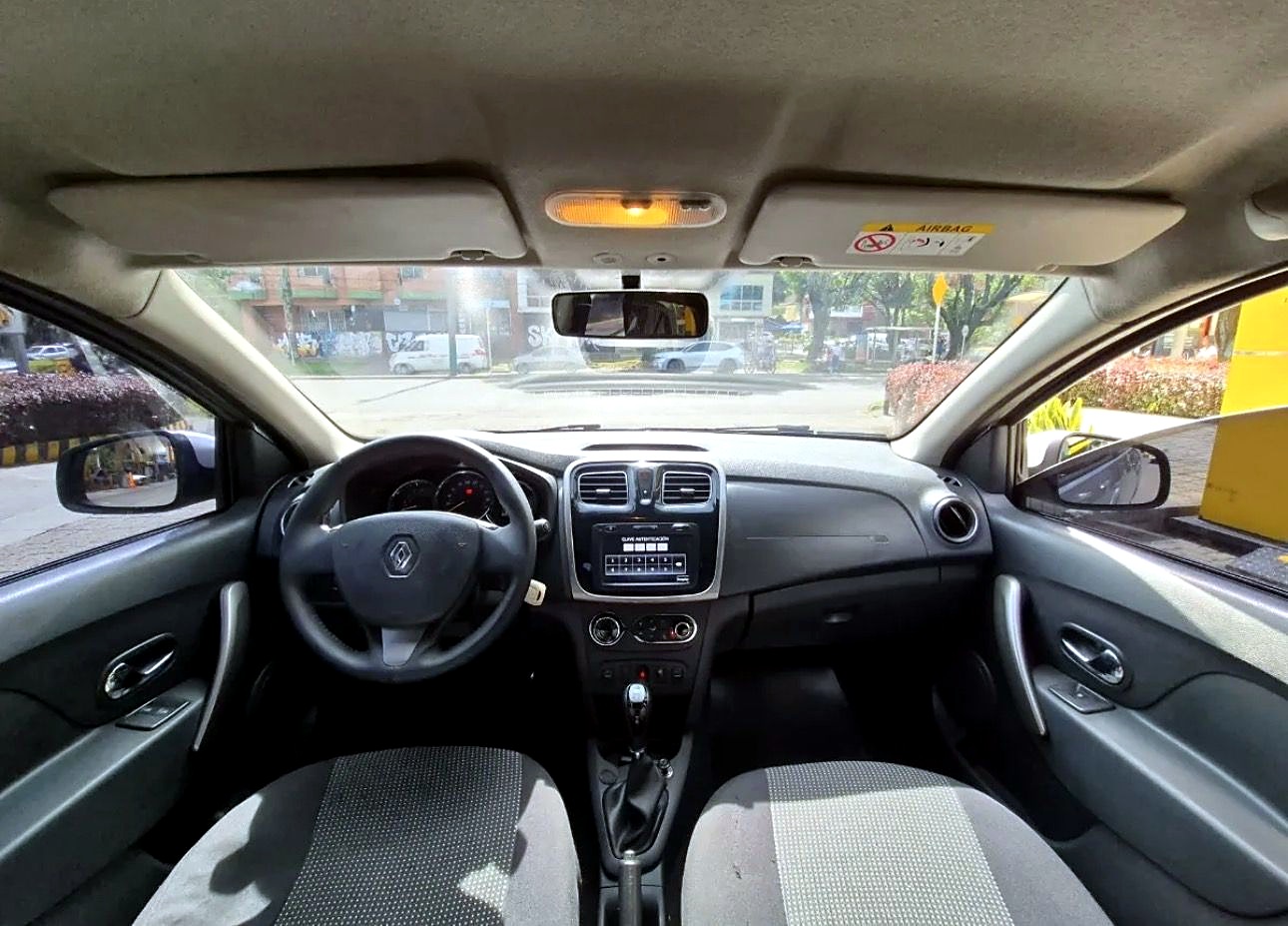 Renault Logan Intense foto 3