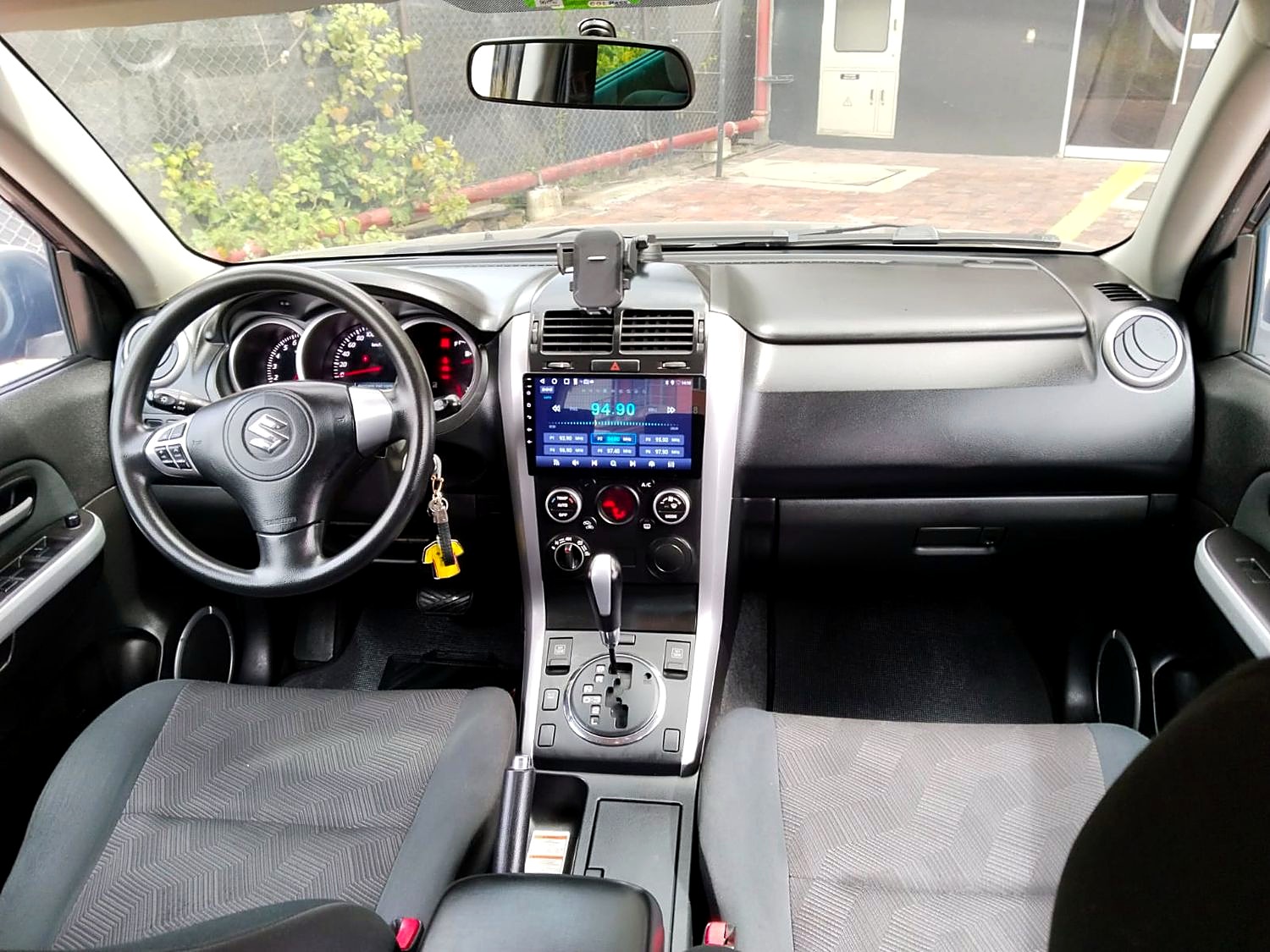 Suzuki Grand Vitara 2.4 foto 6
