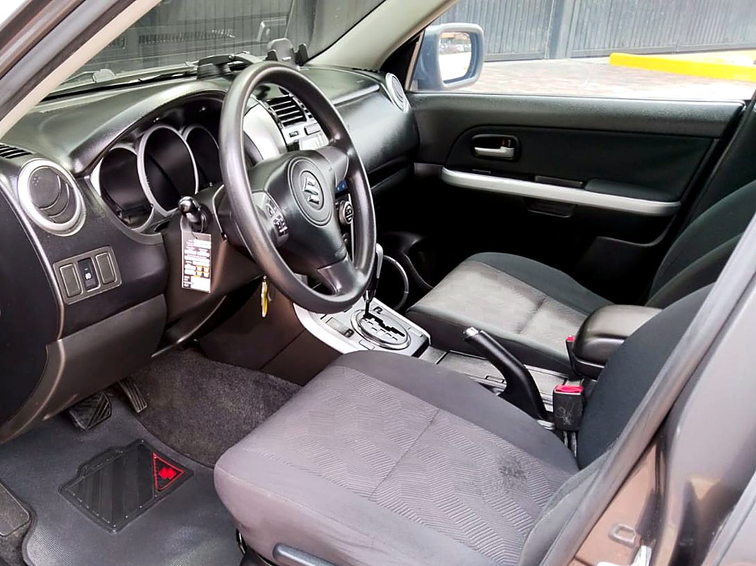 Suzuki Grand Vitara 2.4 foto 7