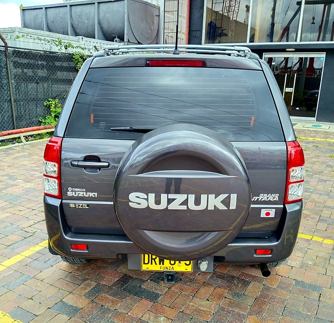 Suzuki Grand Vitara 2.4 foto 9